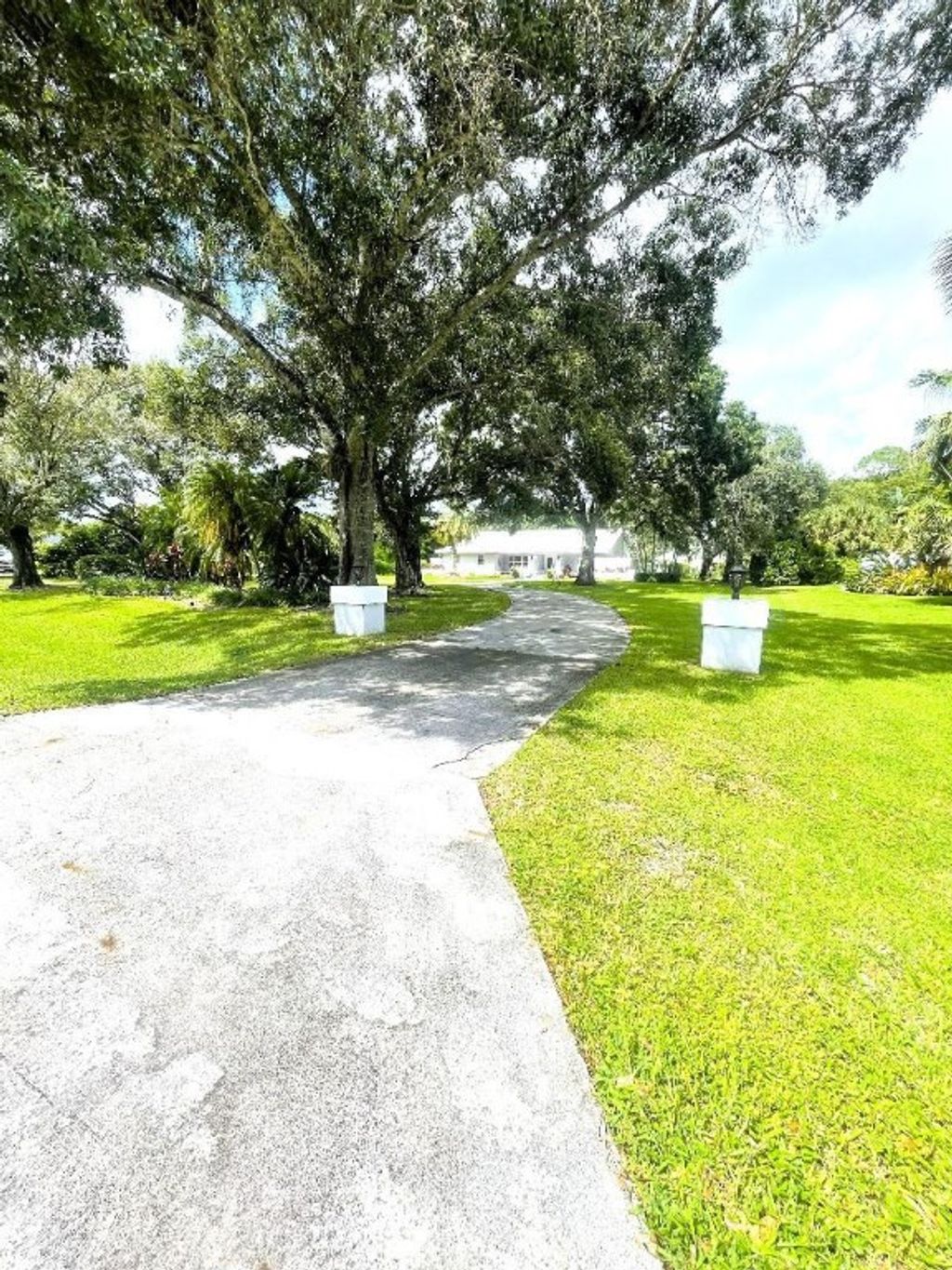 Photo of 14183 Greentree Trail, Wellington, FL 33414 (MLS # F10530338)