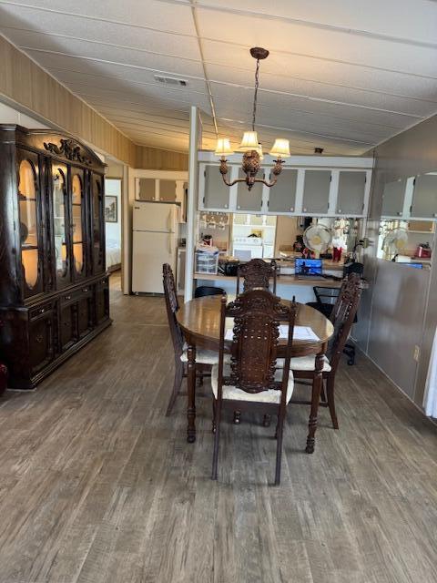 WHISPERING CREEK - Residential