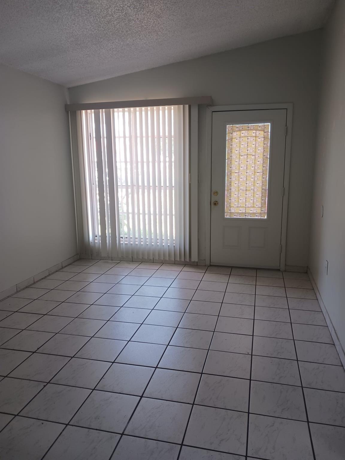 8808 NW 112th Ter