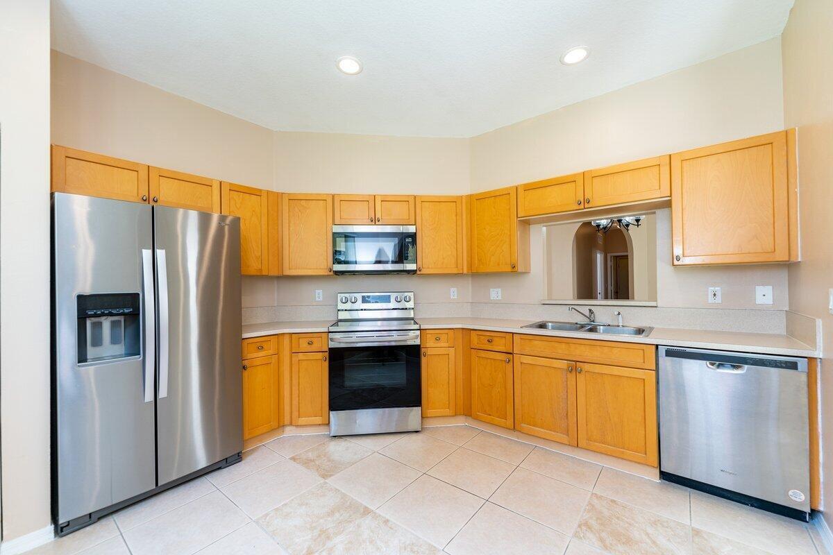 LAKEFOREST AT ST LUCIE WE - Residential Lease