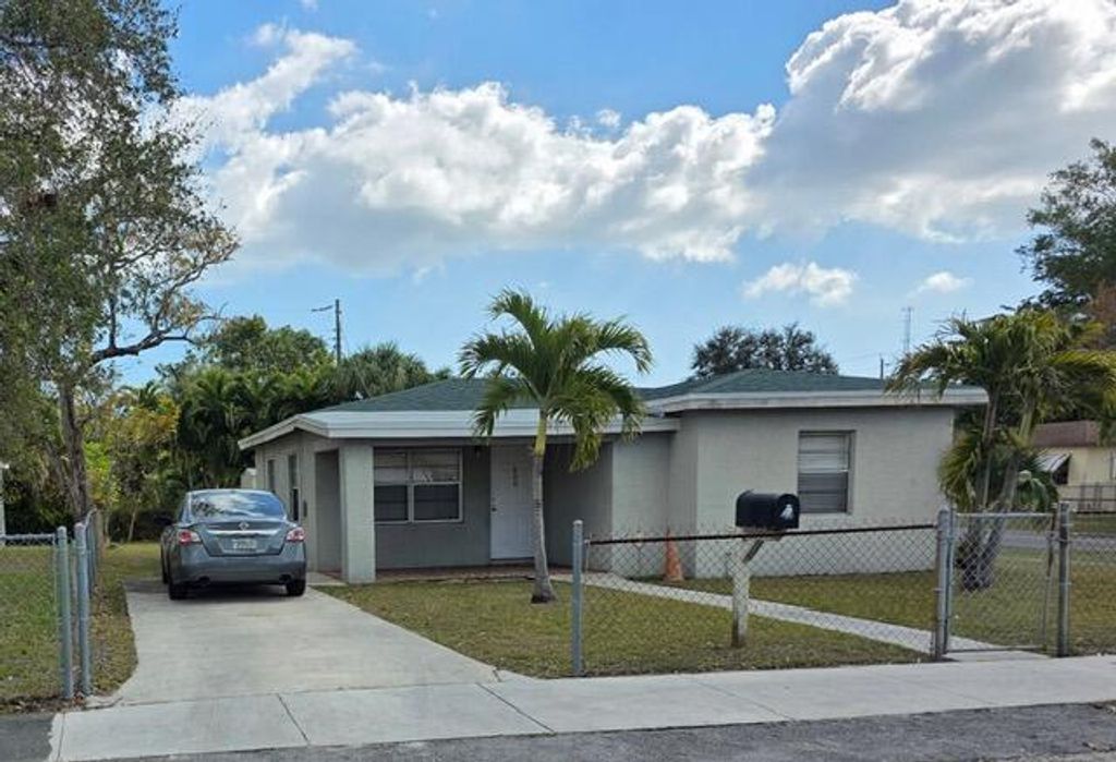 Photo of 400 NW 18th Avenue, Fort Lauderdale, FL 33311 (MLS # R11165631)