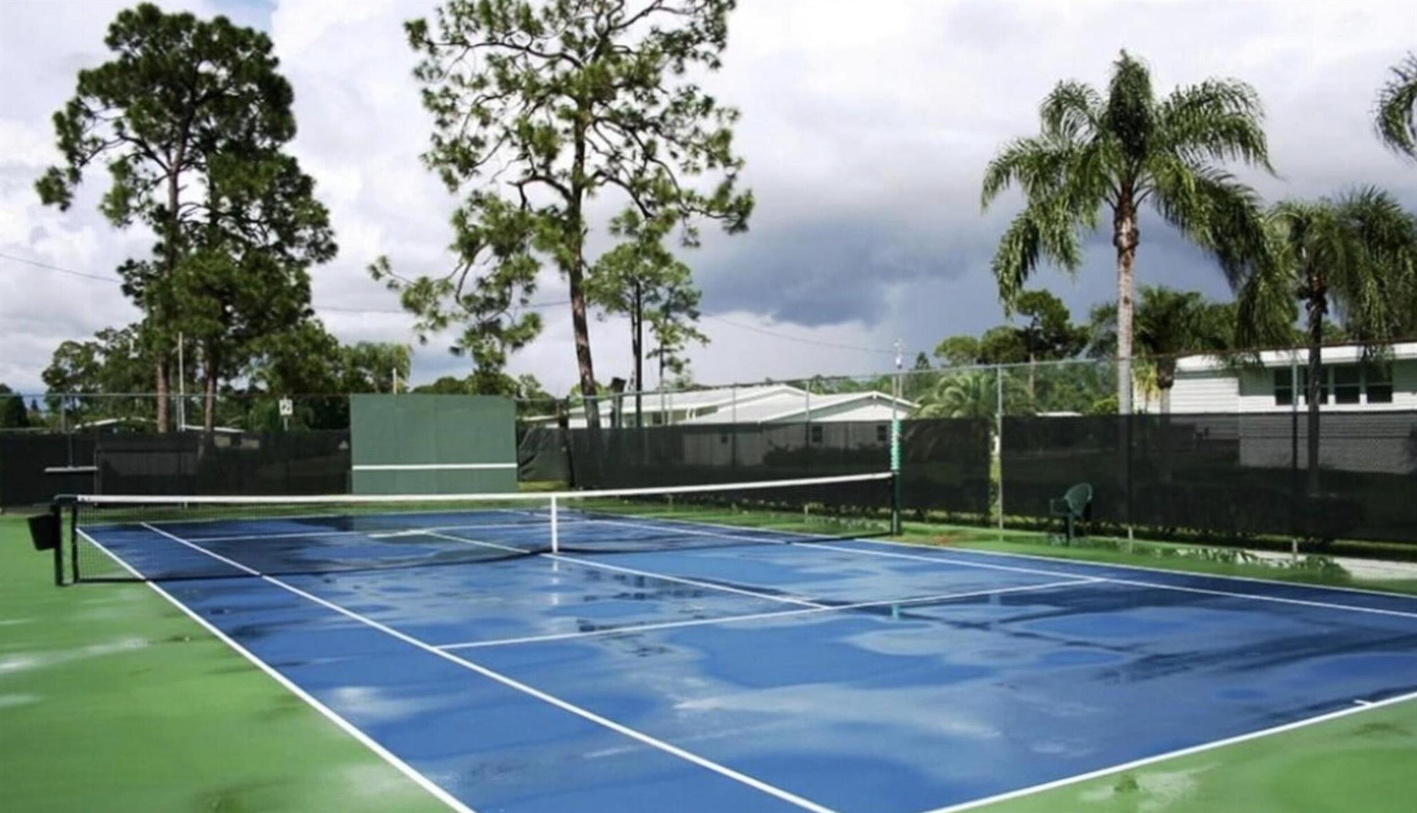 Lake Fairways Country Clu - Residential Lease