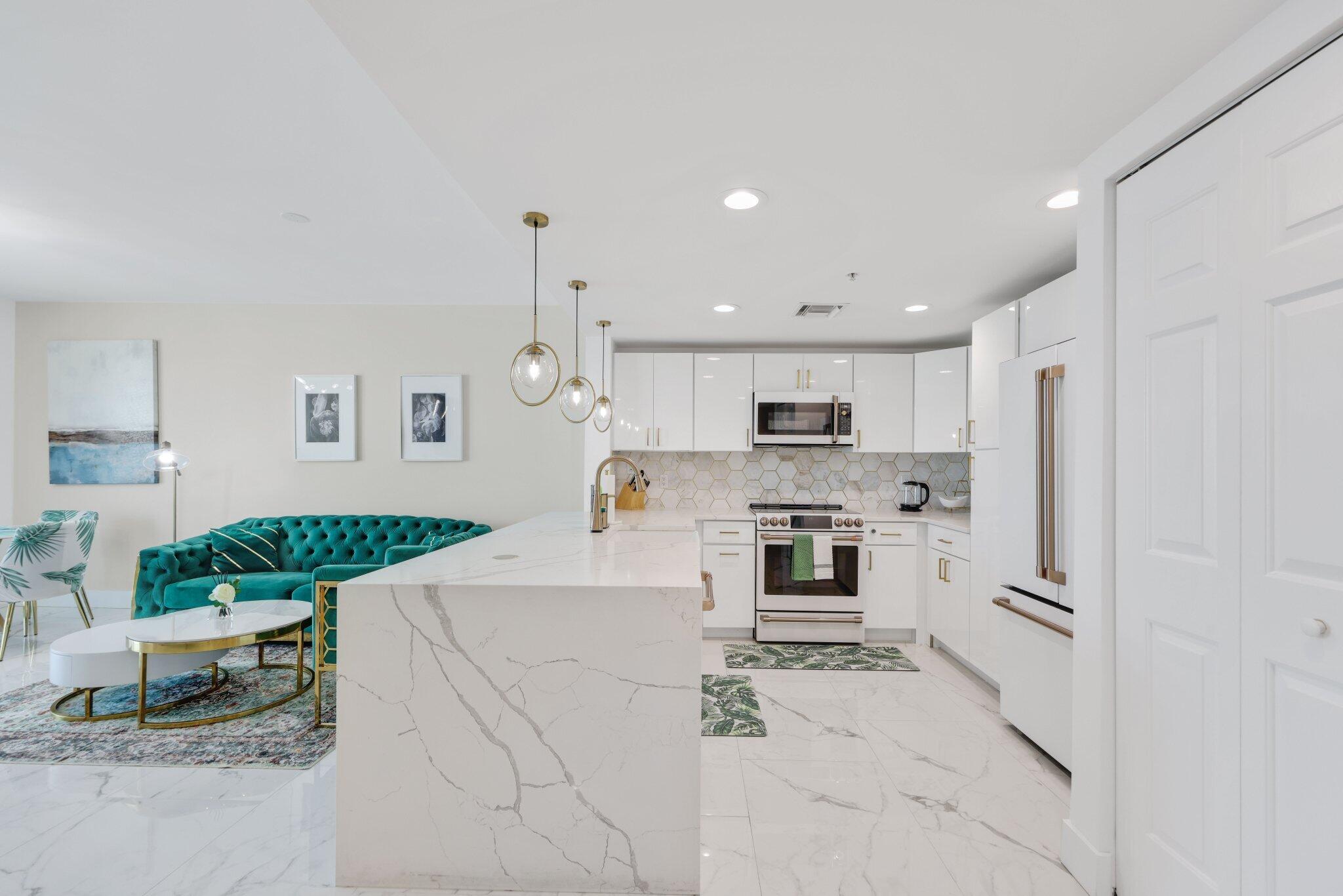 610 Clematis Street 616