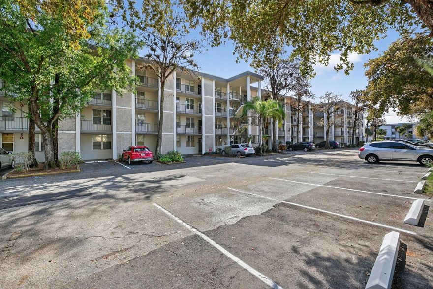 Welcome to your serene retreat in a highly desirable 55+ community! This beautifully updated 2-bedroom, 2-bathroom condo boasts a modern kitchen with sleek finishes and updated bathrooms for a fresh, contemporary feel. Enjoy your morning coffee or unwind in the evenings on the screened-in balcony, offering a peaceful garden view. Don't miss out on this perfect blend of comfort and convenience! Close to hospitals, highway, mall and houses of worships. The condo is 8 miles from the beach a 15 to 20 minutes drive.Customer is very motivated, schedule a showing today. Welcome to your serene retreat in a highly desirable 55+ community! This beautifully updated 2-bedroom, 2-bathroom condo boasts a modern kitchen with sleek finishes and updated bathrooms for a fresh, contemporary feel. Enjoy your morning coffee or unwind in the evenings on the screened-in balcony, offering a peaceful garden view. Don't miss out on this perfect blend of comfort and convenience! Close to hospitals, highway, mall and houses of worships. The condo is 8 miles from the beach a 15 to 20 minutes drive.Customer is very motivated, schedule a showing today.