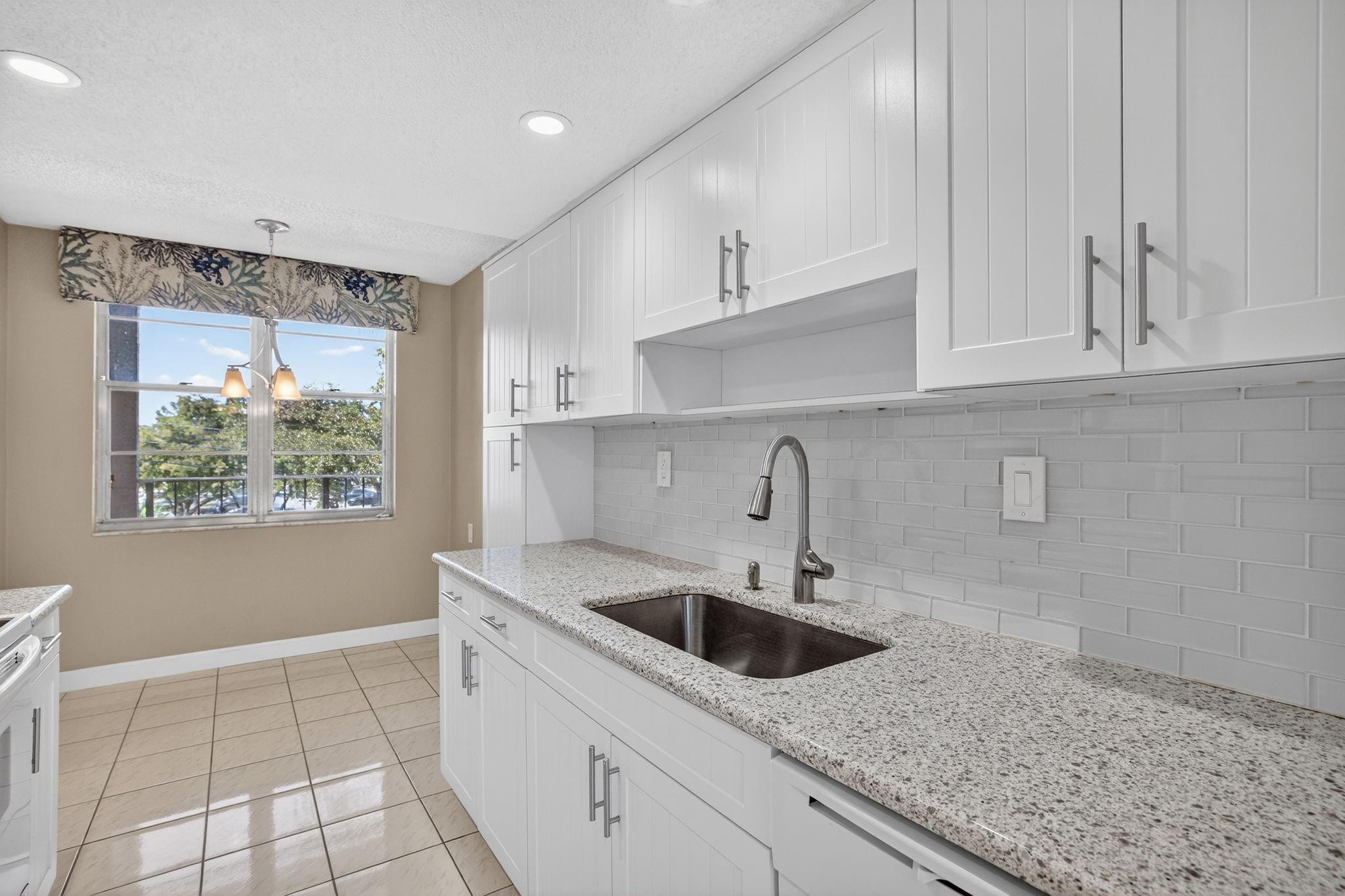 CYPRESS CHASE CONDO - Residential