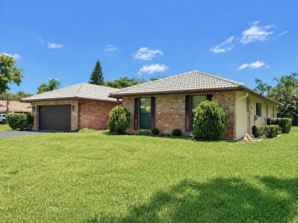 Photo of 4823 NW 91st Way, Coral Springs, FL 33067 (MLS # B26022052)