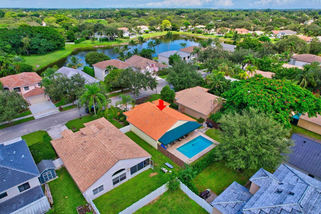 Photo of 4050 Laurelwood Lane, Delray Beach, FL 33445 (MLS # R11020459)