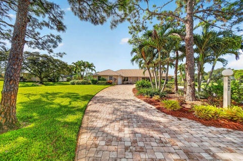 Photo of 4842 SW BIMINI Circle N, Palm City, FL 34990 (MLS # B26073512)