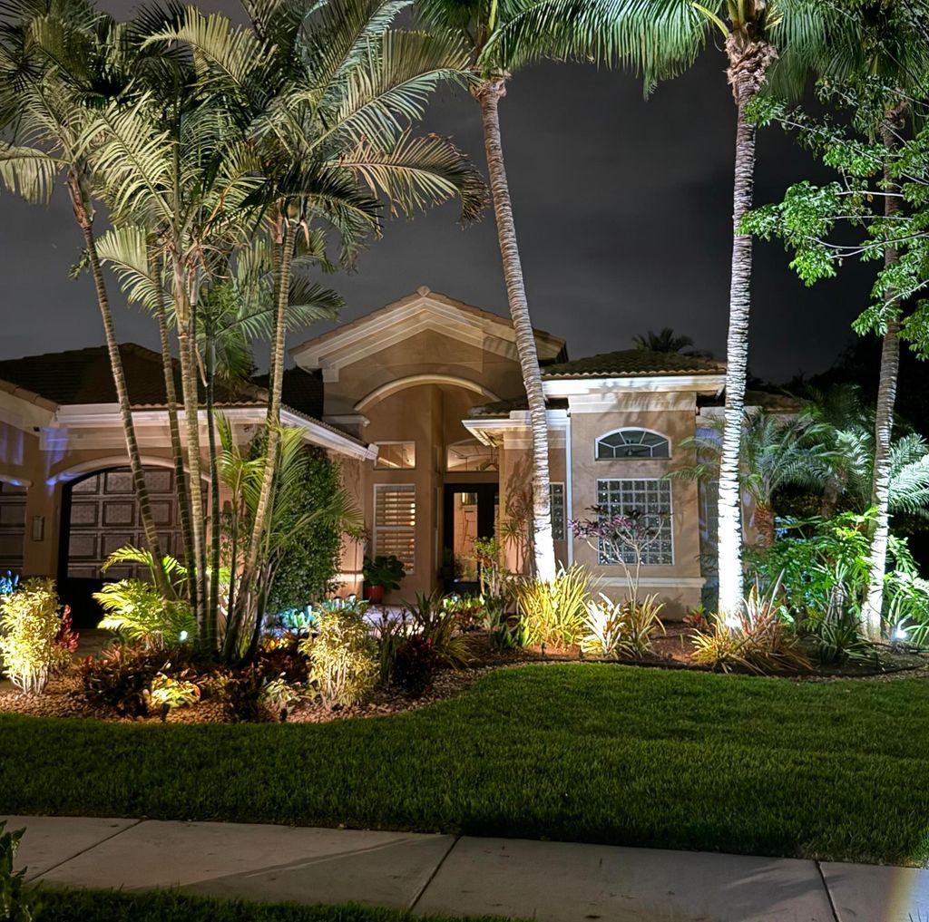 Photo of 11879 Fox Hill Circle, Boynton Beach, FL 33473 (MLS # B26008284)