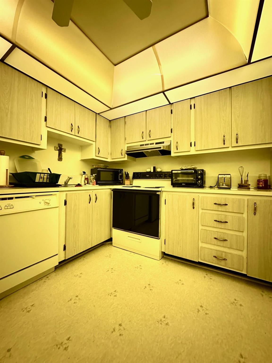 LAURELS AT MARGATE CONDO - Residential