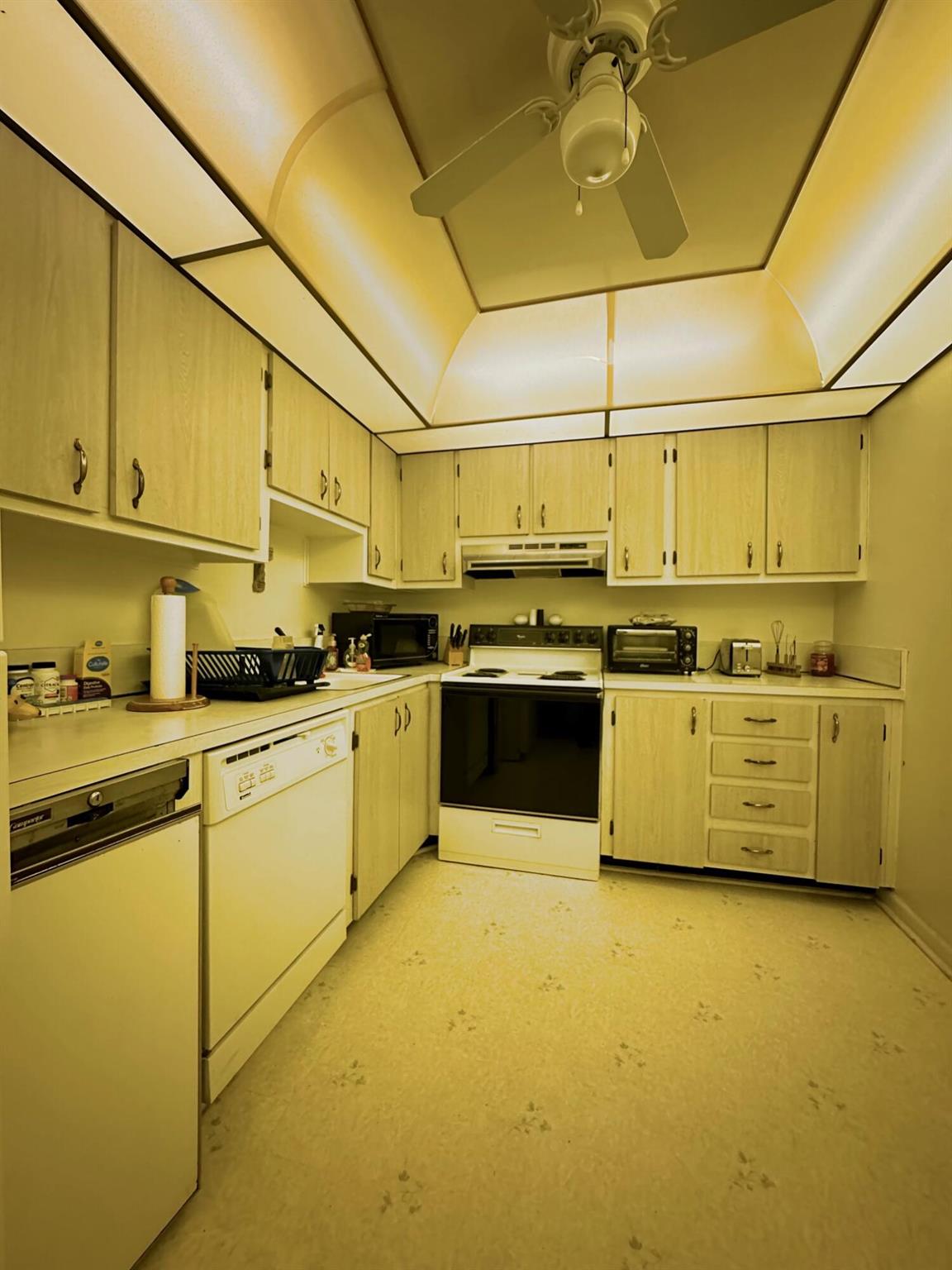 LAURELS AT MARGATE CONDO - Residential