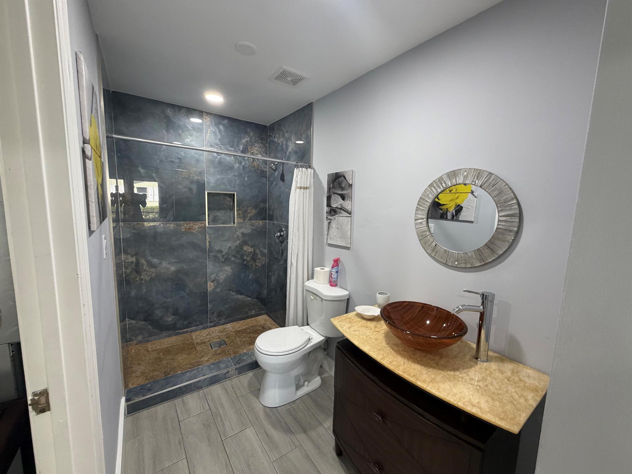 SOUTH SHORE 1 OF WELLINGT - Residential Lease