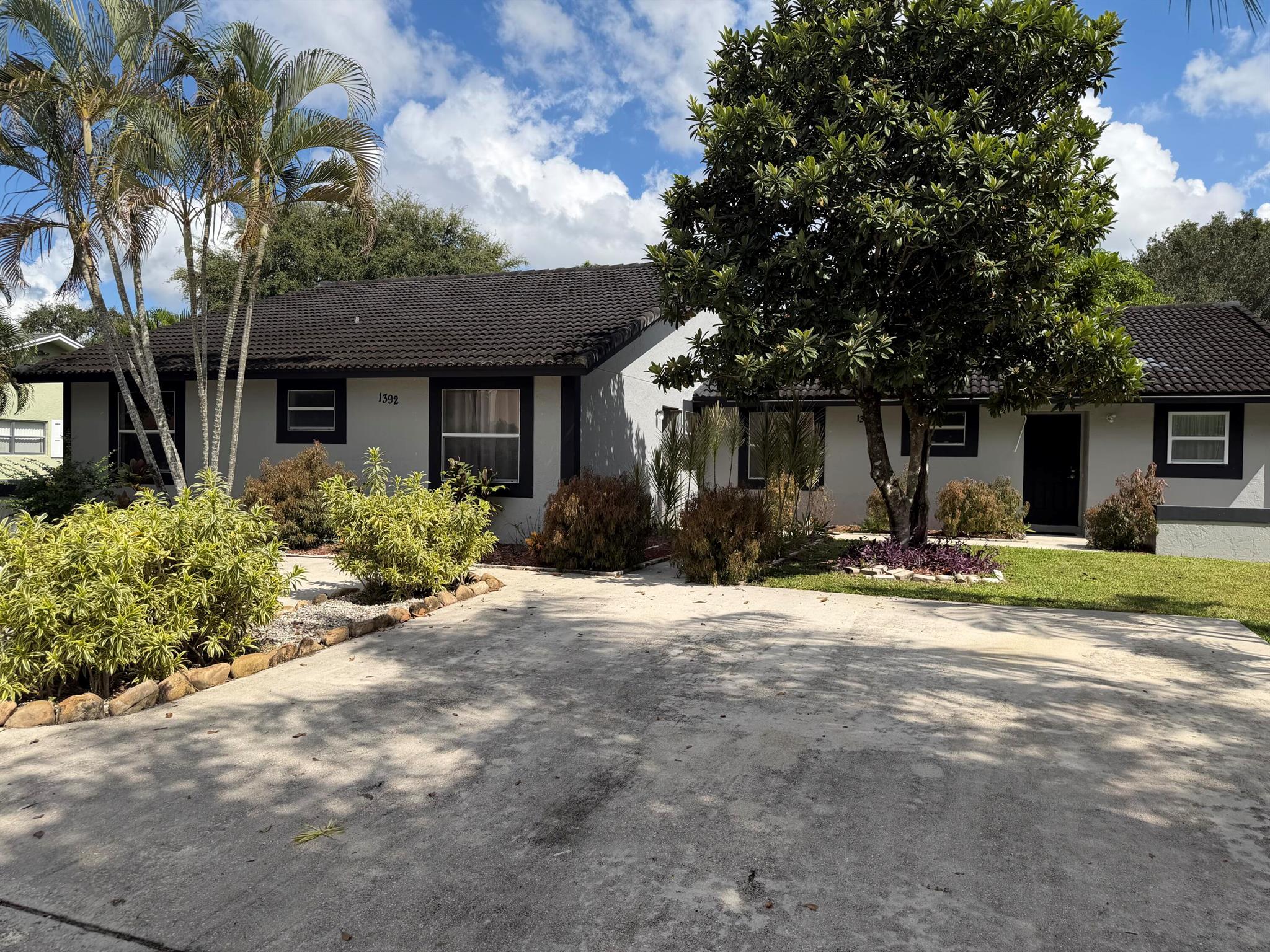 SOUTH SHORE 1 OF WELLINGT - Residential Lease