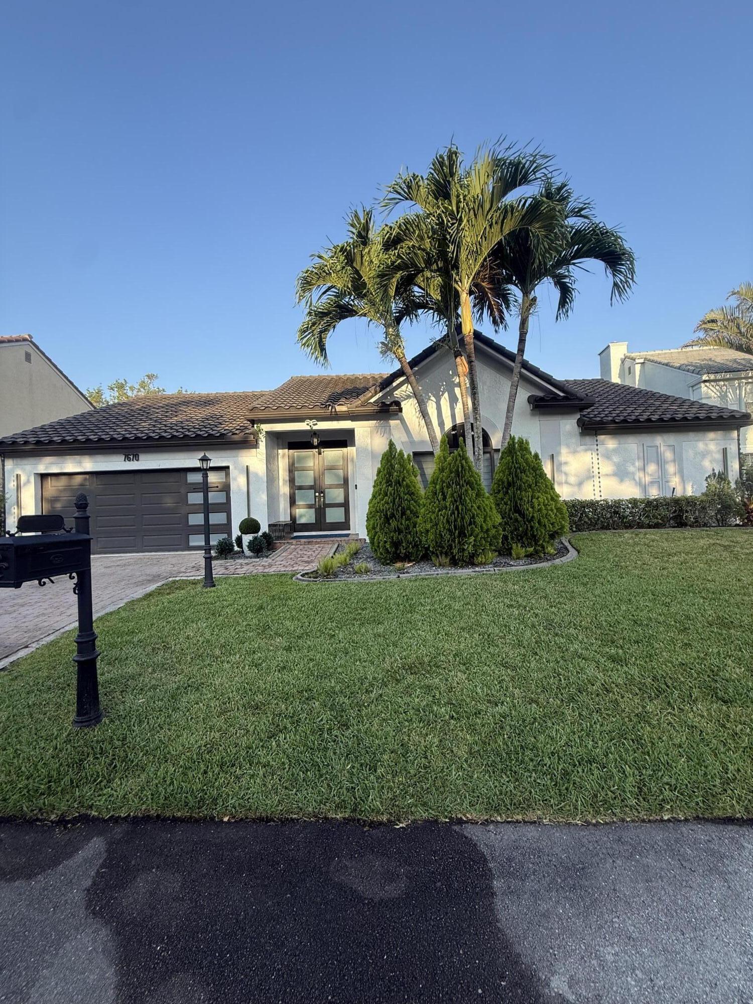 WOODSIDE ESTATES - Residential