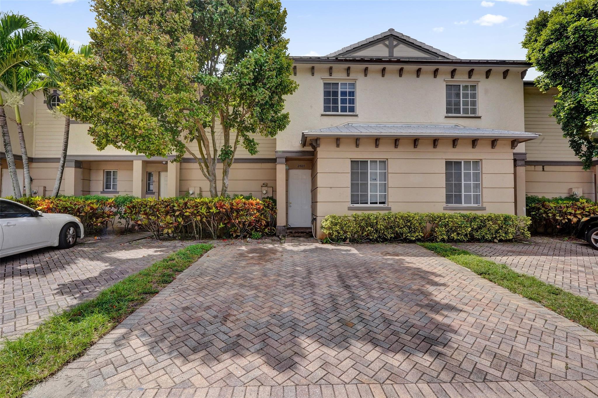 Discover this spacious 3-bedroom, 3-bath townhouse for rent in a desirable gated community in Riviera Beach. Offering over 1,600 sq. ft. of comfortable living space, this bright and modern home features an open-concept layout with a full bedroom and bath on the first floor, perfect for guests or a home office. Upstairs, the primary suite includes a walk-in closet and private bath, while an additional bedroom with en-suite bath provides plenty of flexibility.
Enjoy the convenience of a newer, well-maintained community with security gate, resort-style pool, and lush common areas. Located just minutes from I-95, beaches, downtown West Palm Beach, Palm Beach Gardens, and the new retail and dining options nearby. At only $2,400/month, this rental offers exceptional value in today’s market.