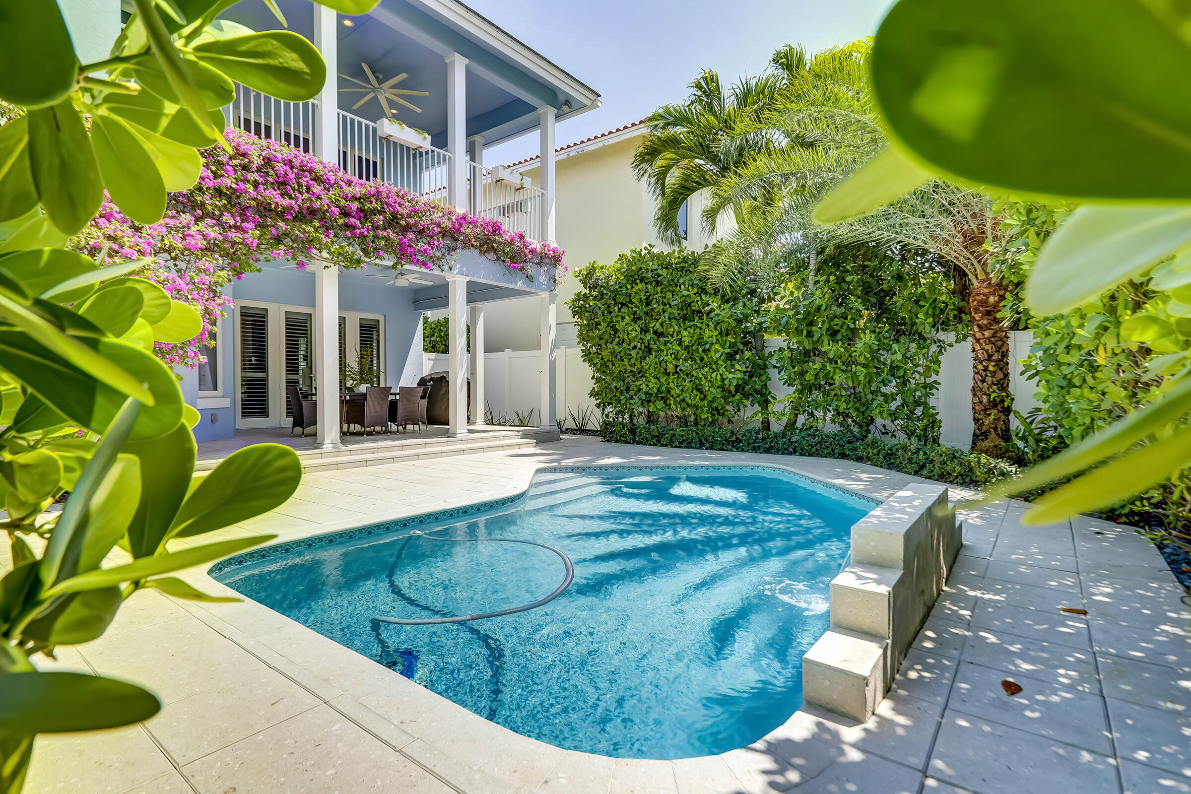 VICTORIA PARK - Residential Lease