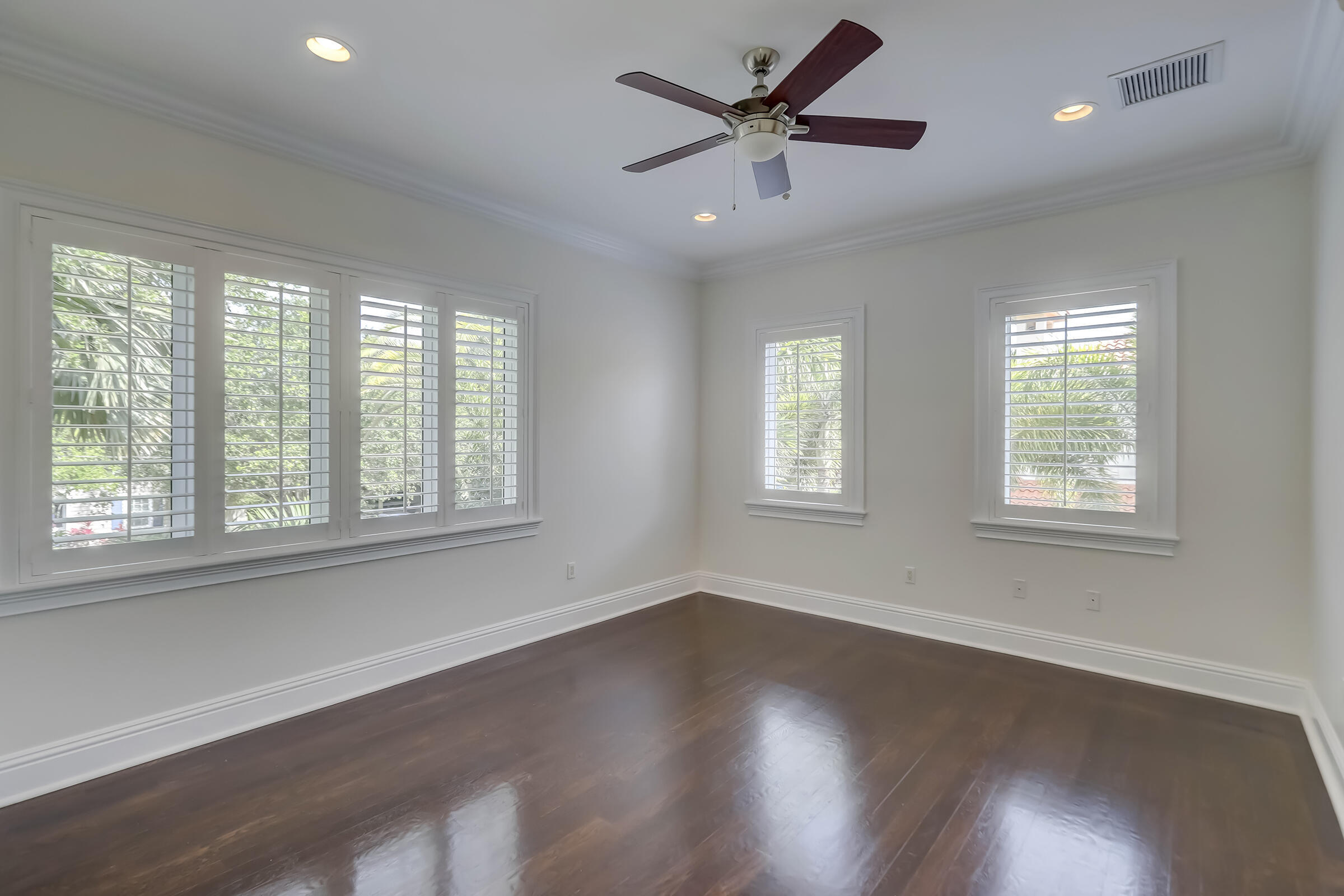 VICTORIA PARK - Residential Lease