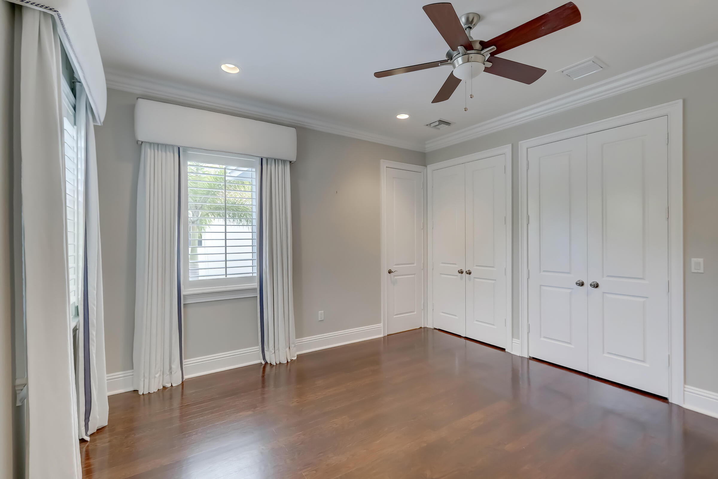 VICTORIA PARK - Residential Lease
