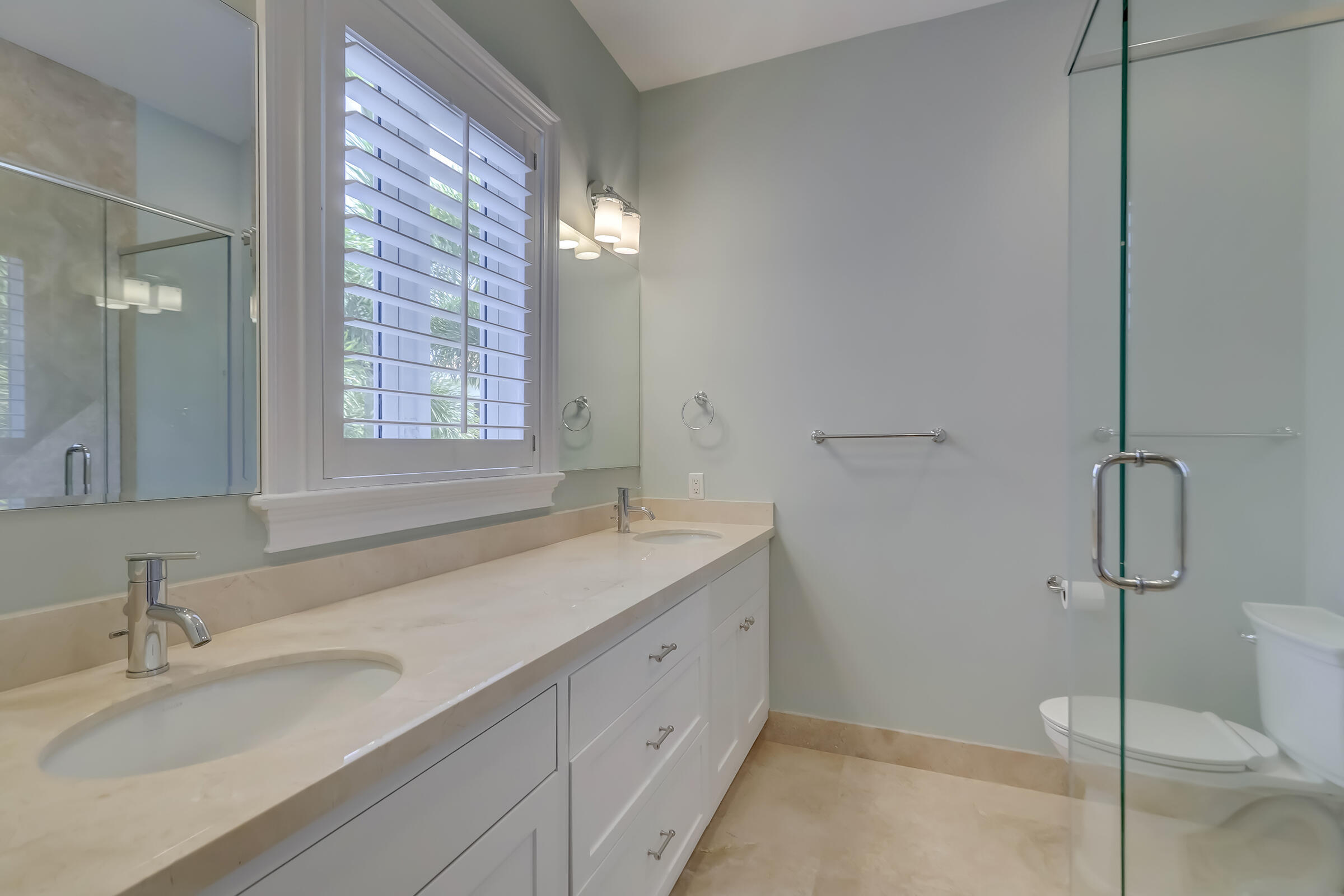 VICTORIA PARK - Residential Lease