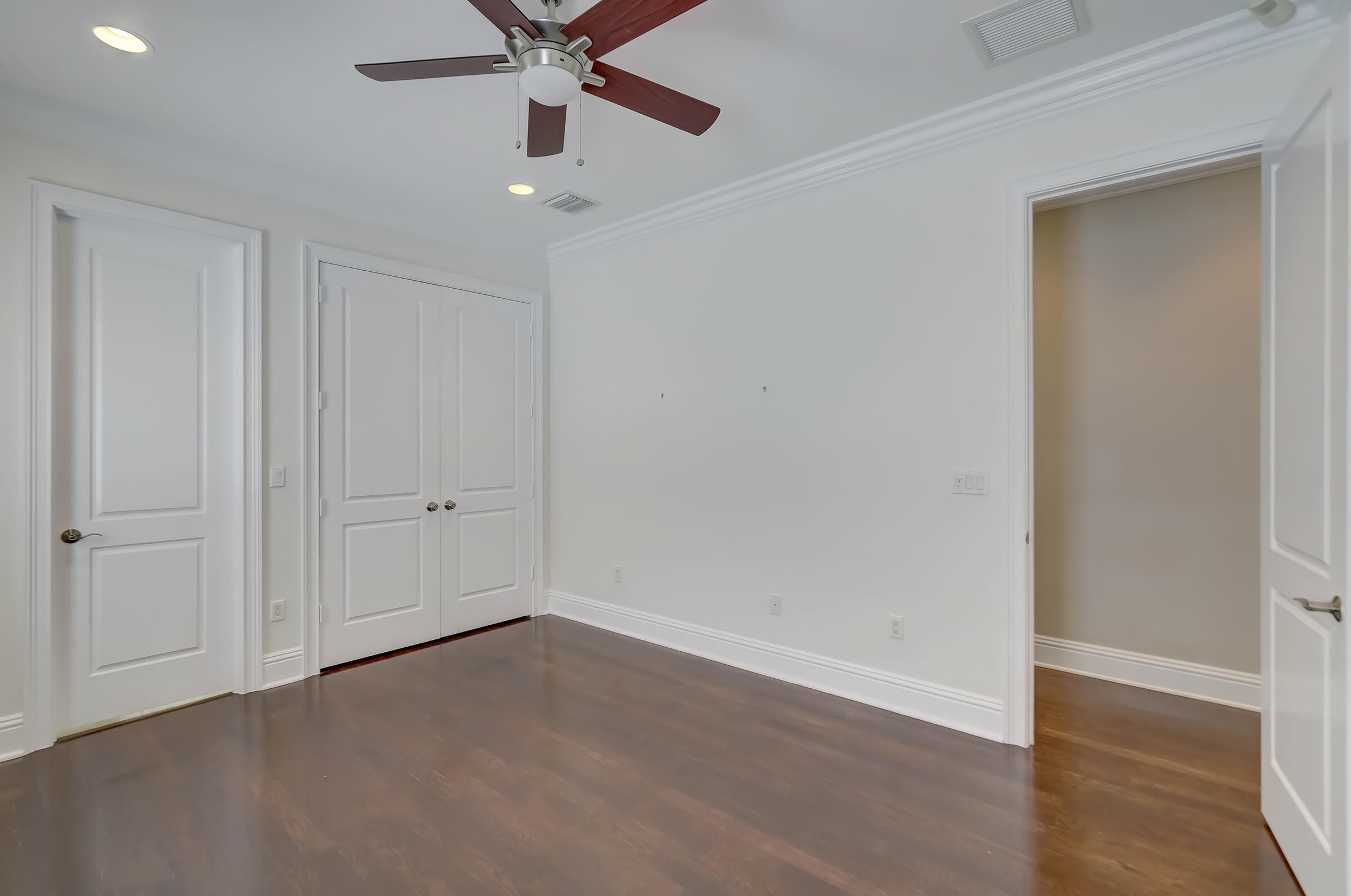 VICTORIA PARK - Residential Lease