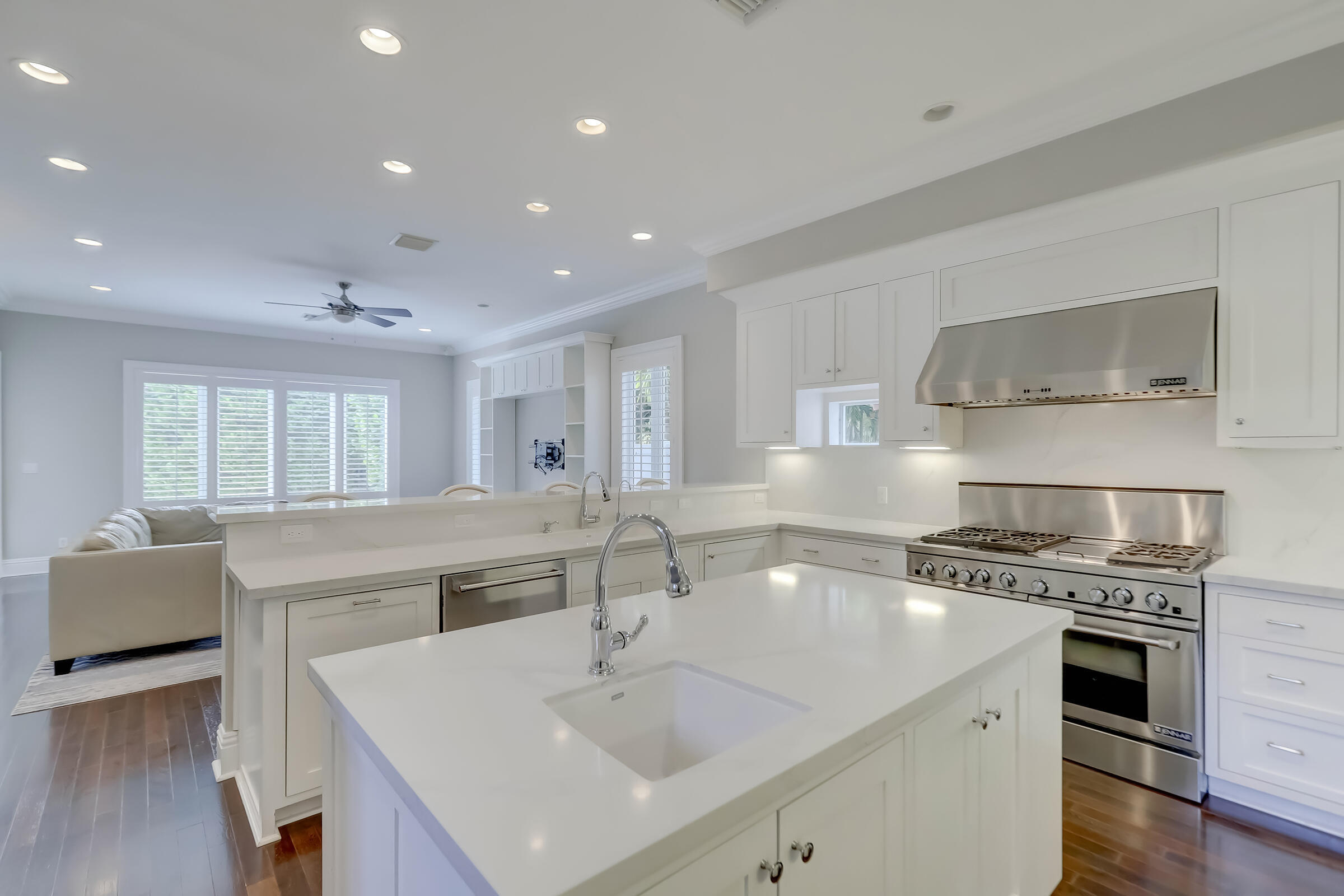 VICTORIA PARK - Residential Lease