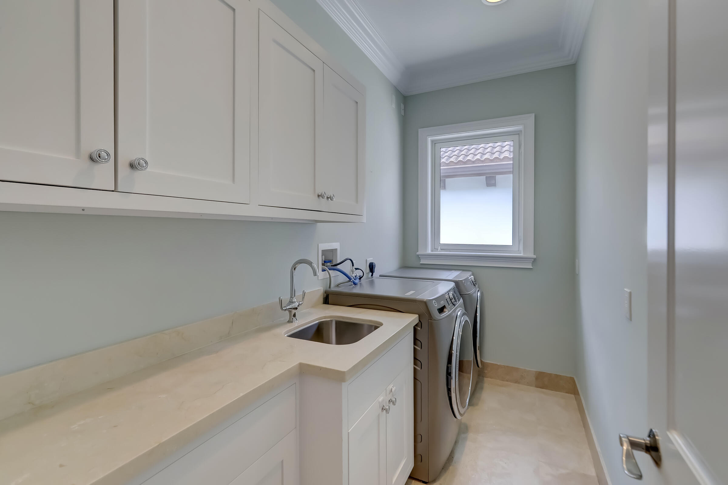 VICTORIA PARK - Residential Lease