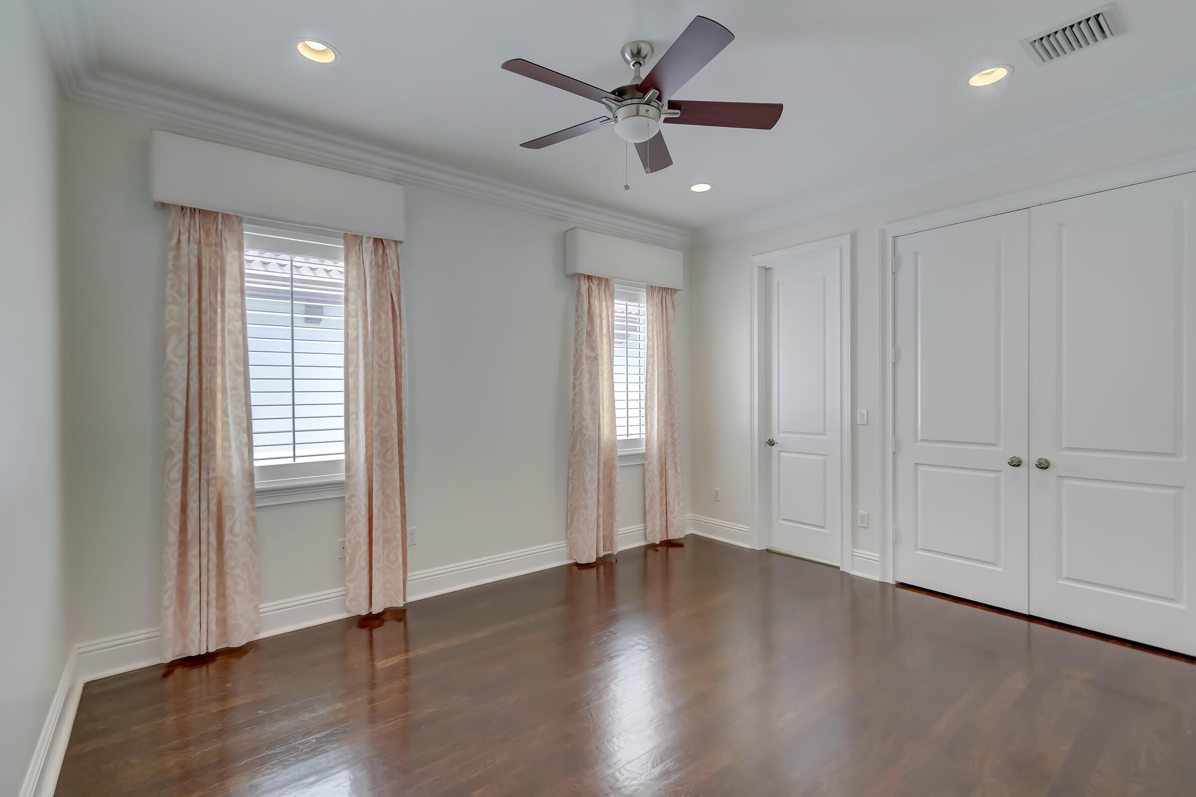 VICTORIA PARK - Residential Lease