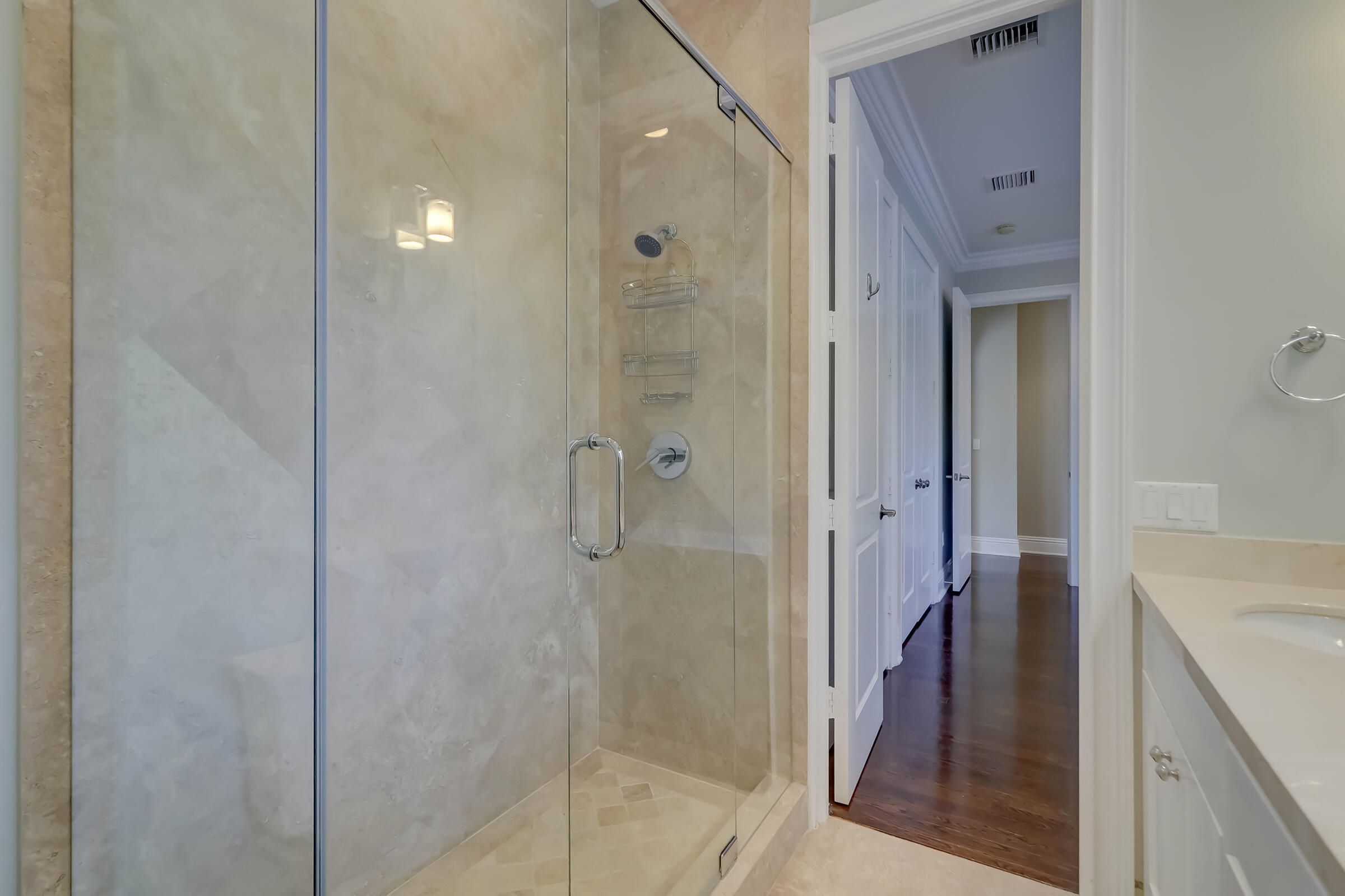 VICTORIA PARK - Residential Lease