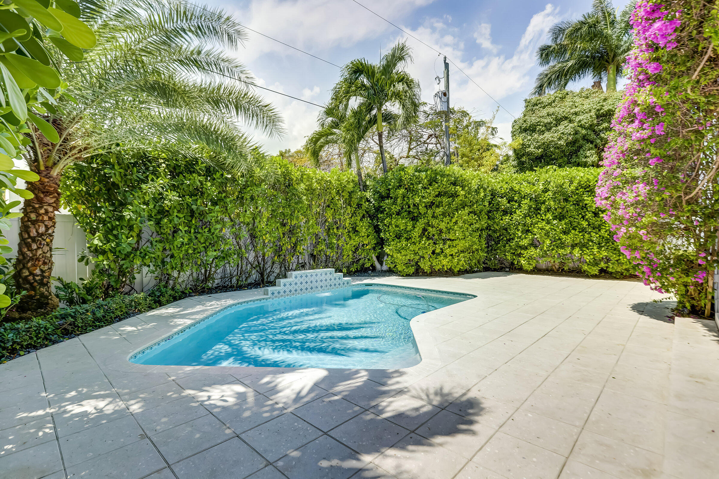 VICTORIA PARK - Residential Lease