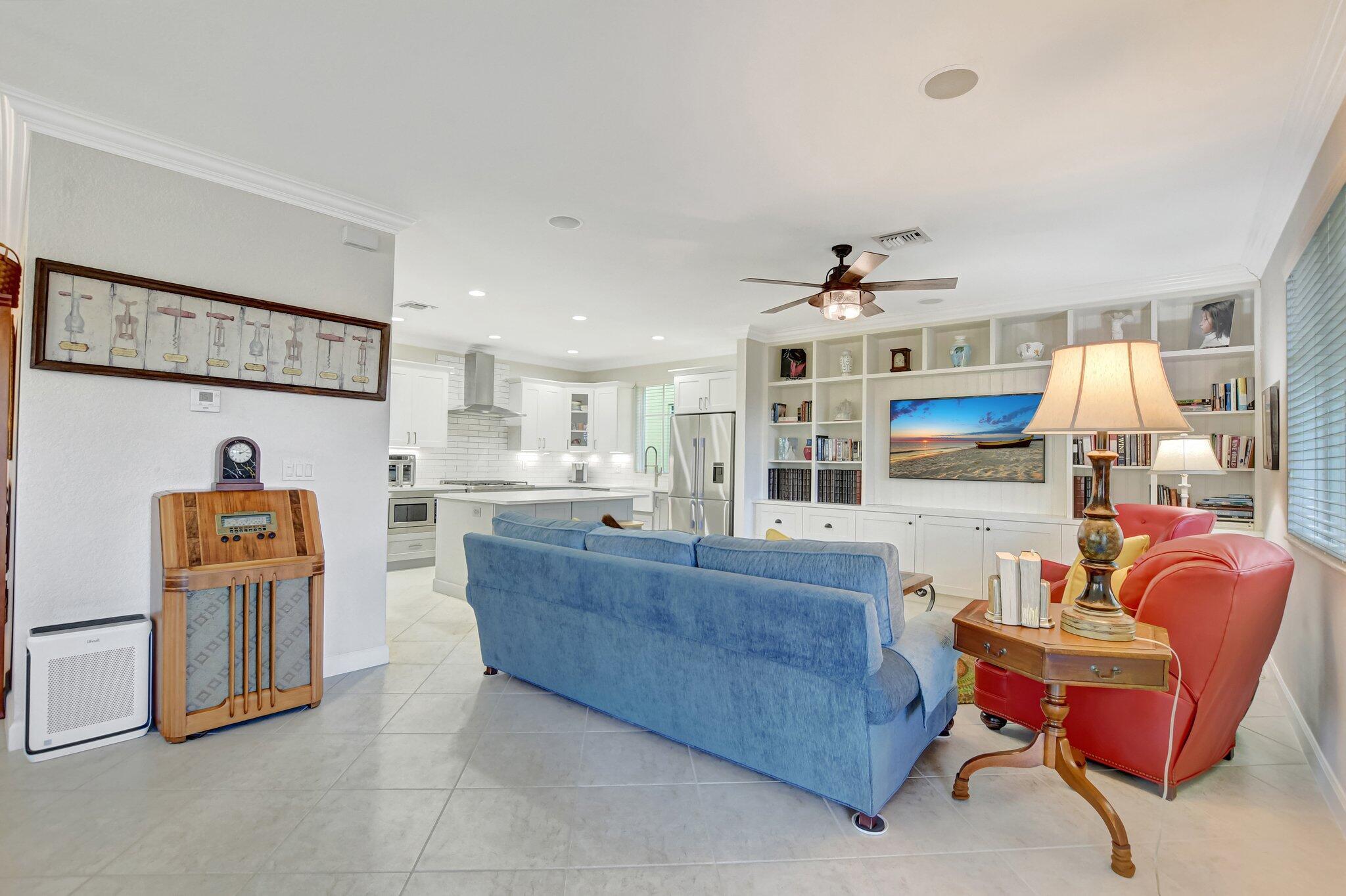 595 NW Dickens Court
