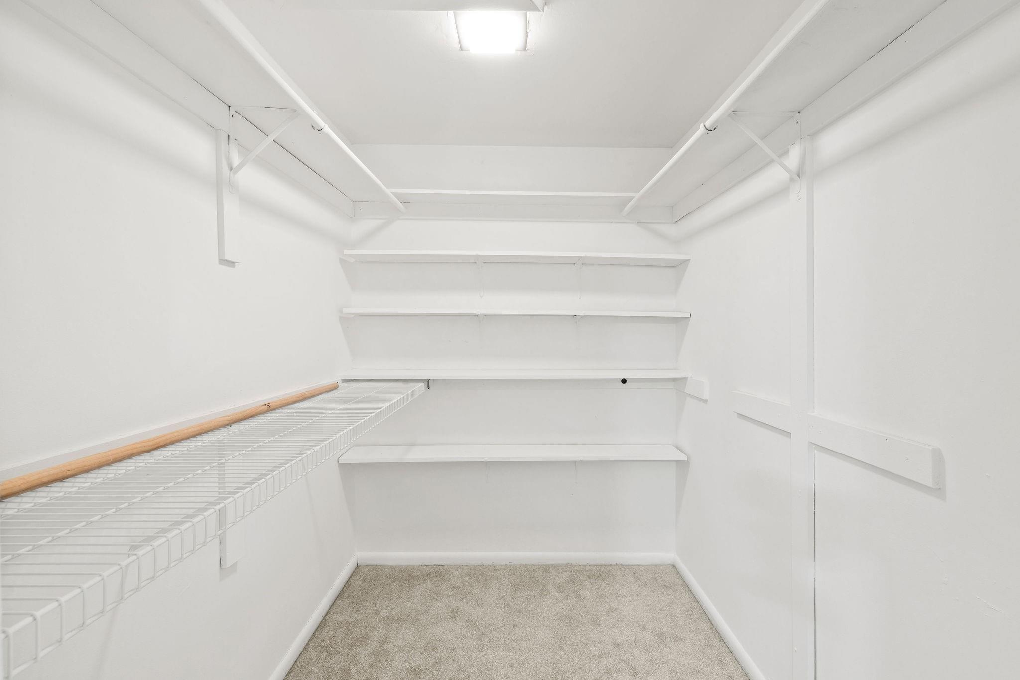 Family Twnhs Of The Lakes - Residential Lease