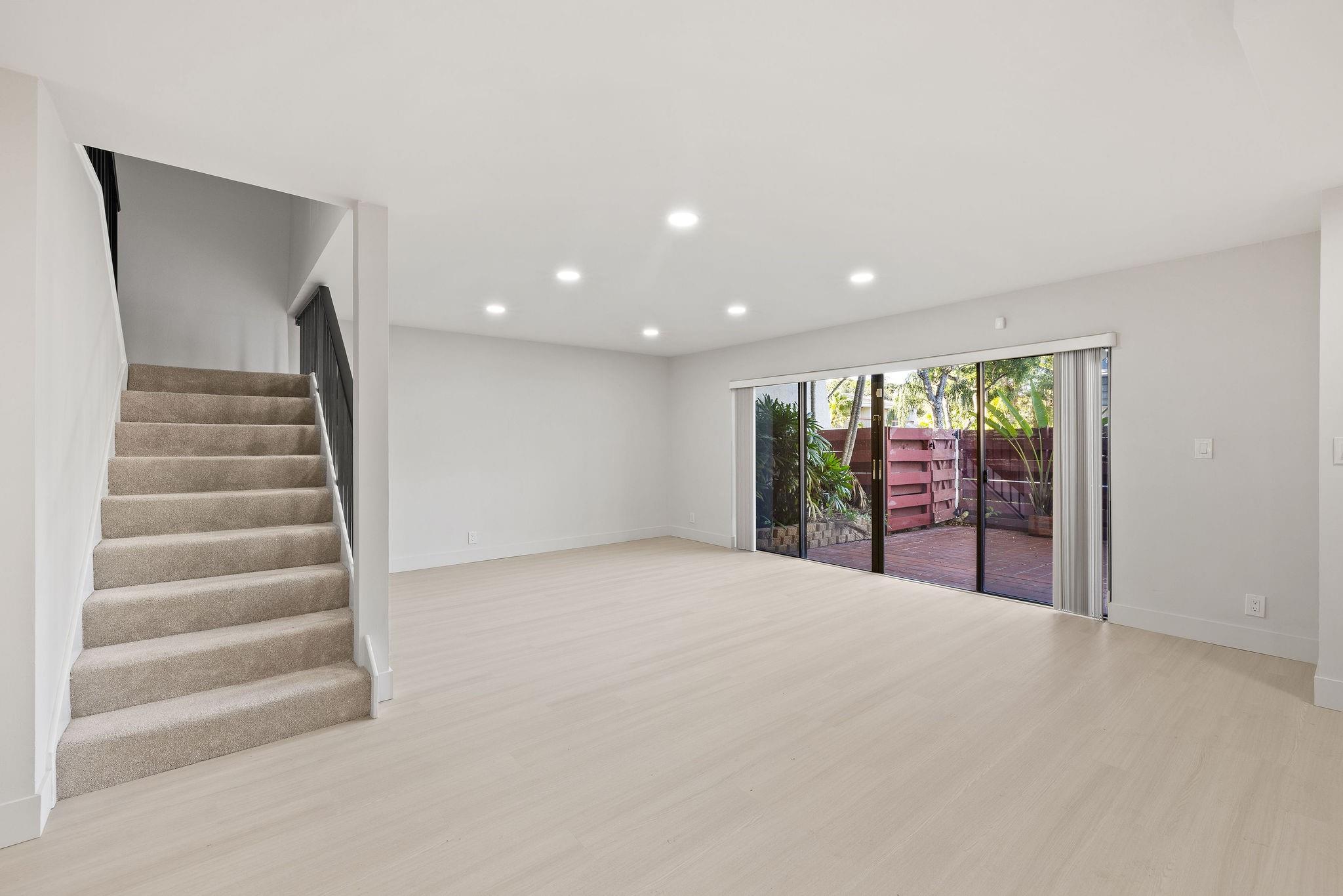 Family Twnhs Of The Lakes - Residential Lease