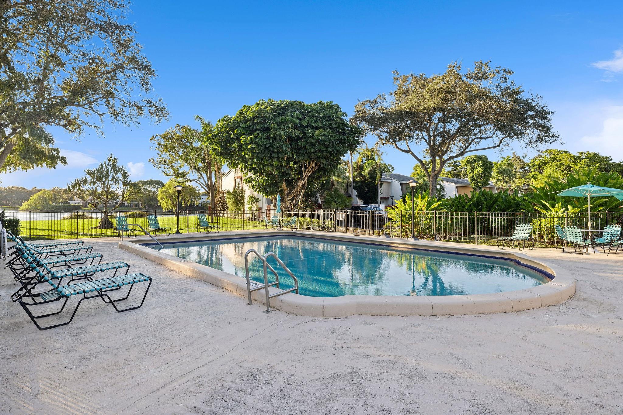 Family Twnhs Of The Lakes - Residential Lease