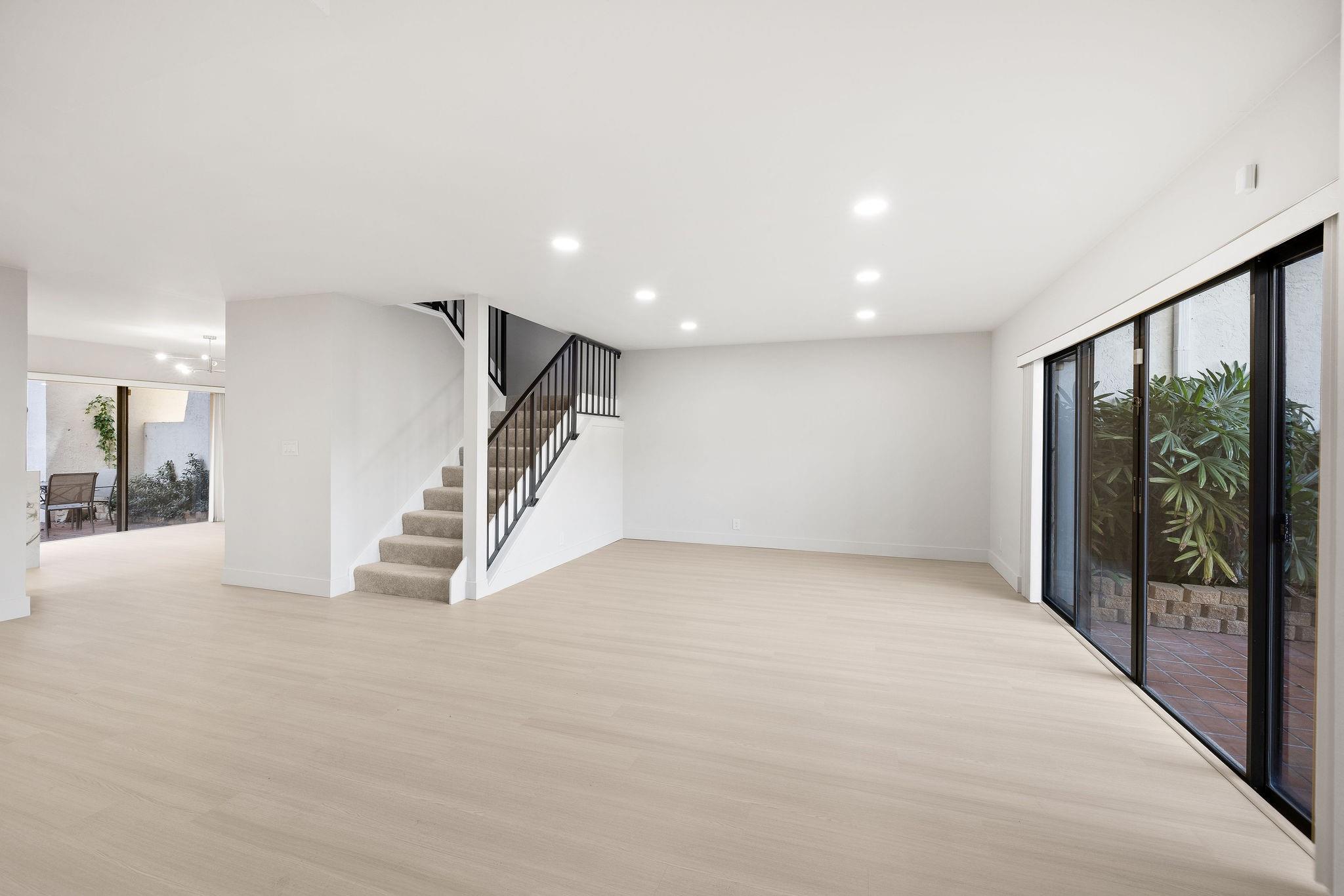 Family Twnhs Of The Lakes - Residential Lease