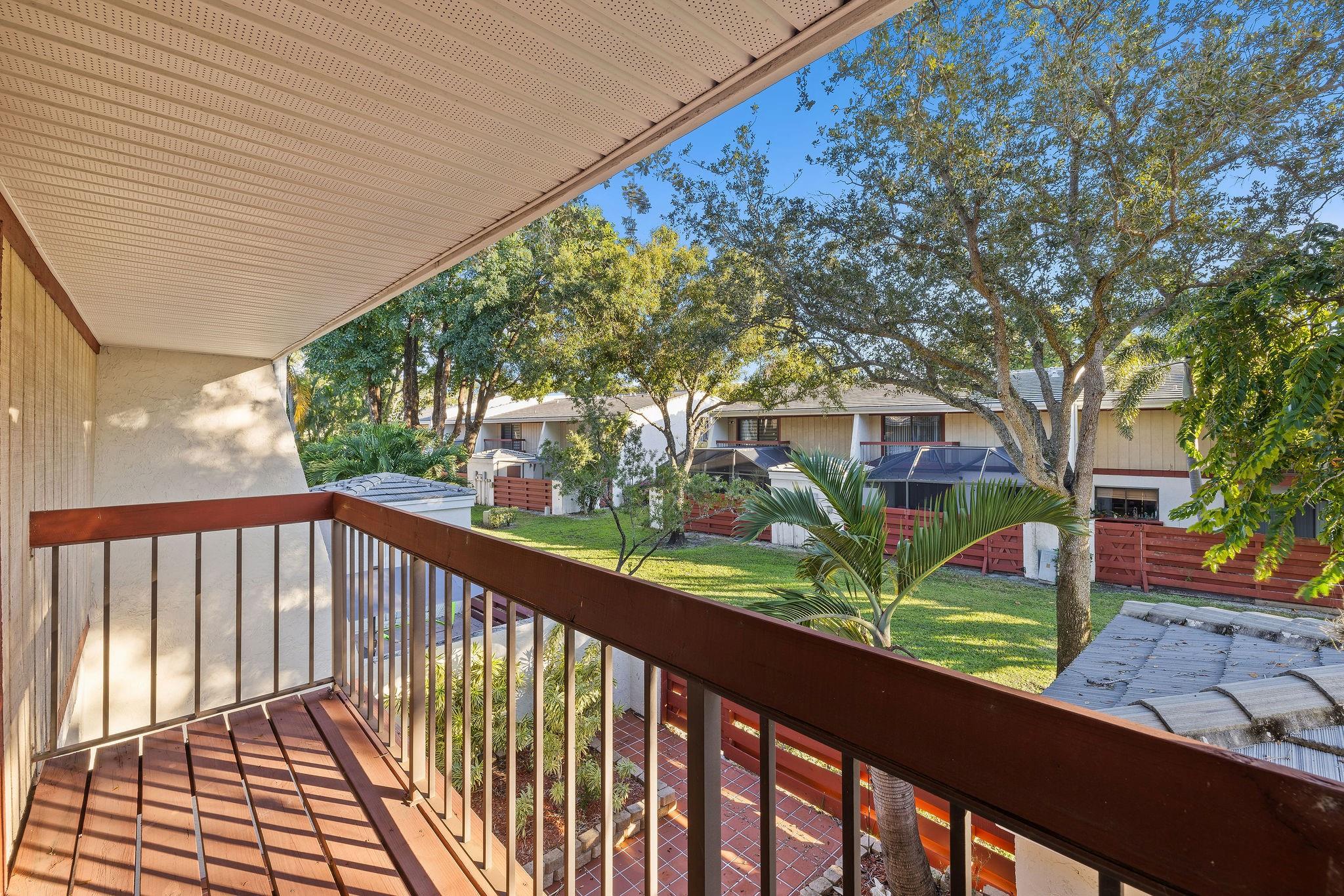 Family Twnhs Of The Lakes - Residential Lease