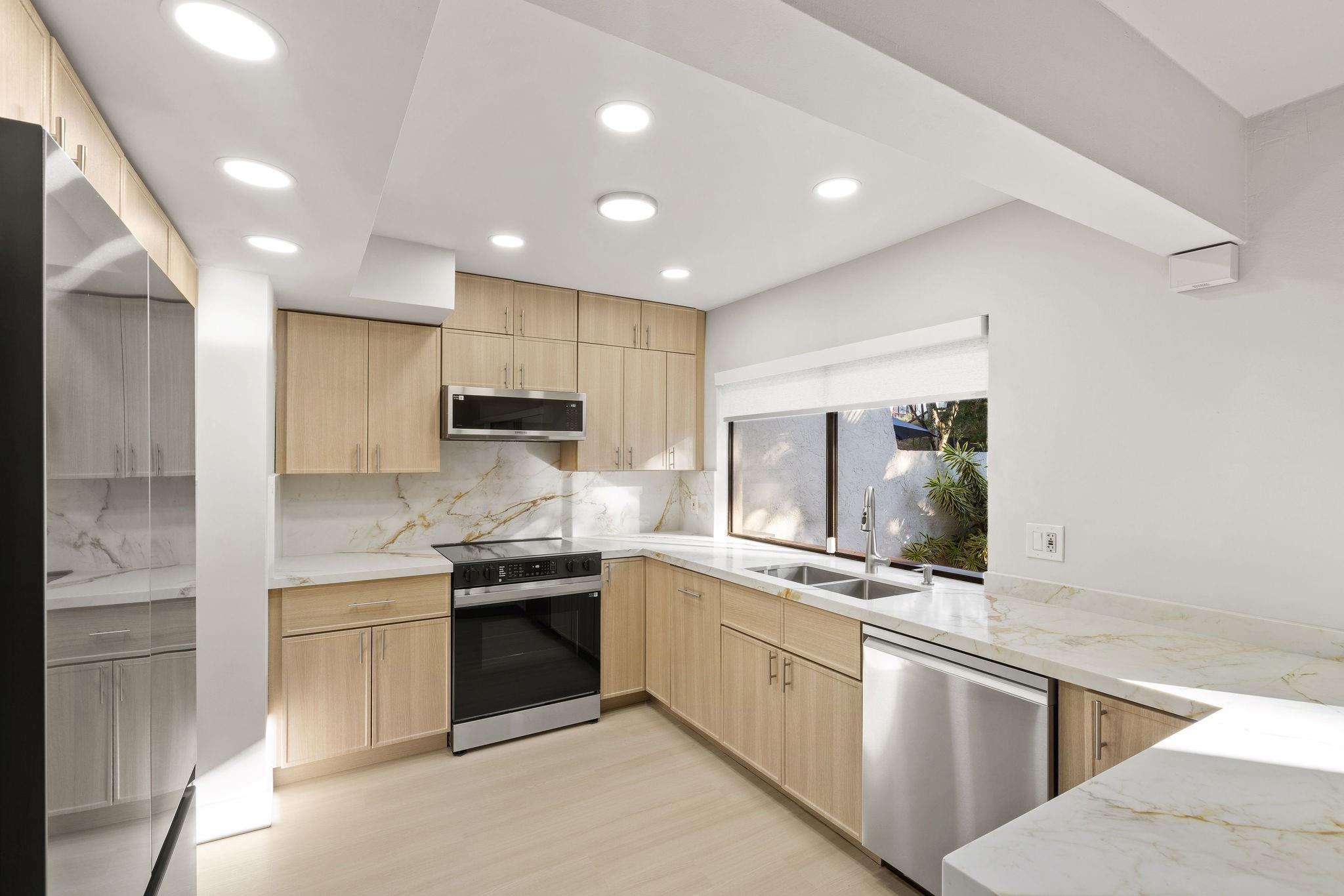 Family Twnhs Of The Lakes - Residential Lease