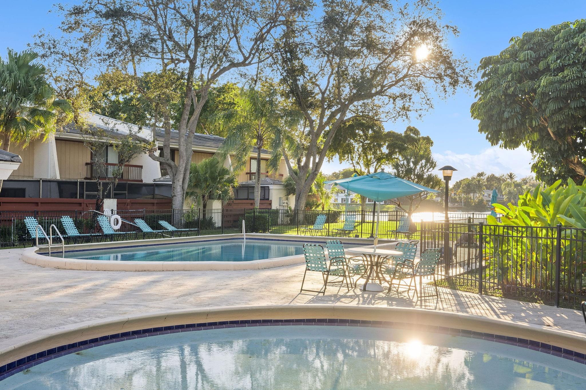 Family Twnhs Of The Lakes - Residential Lease