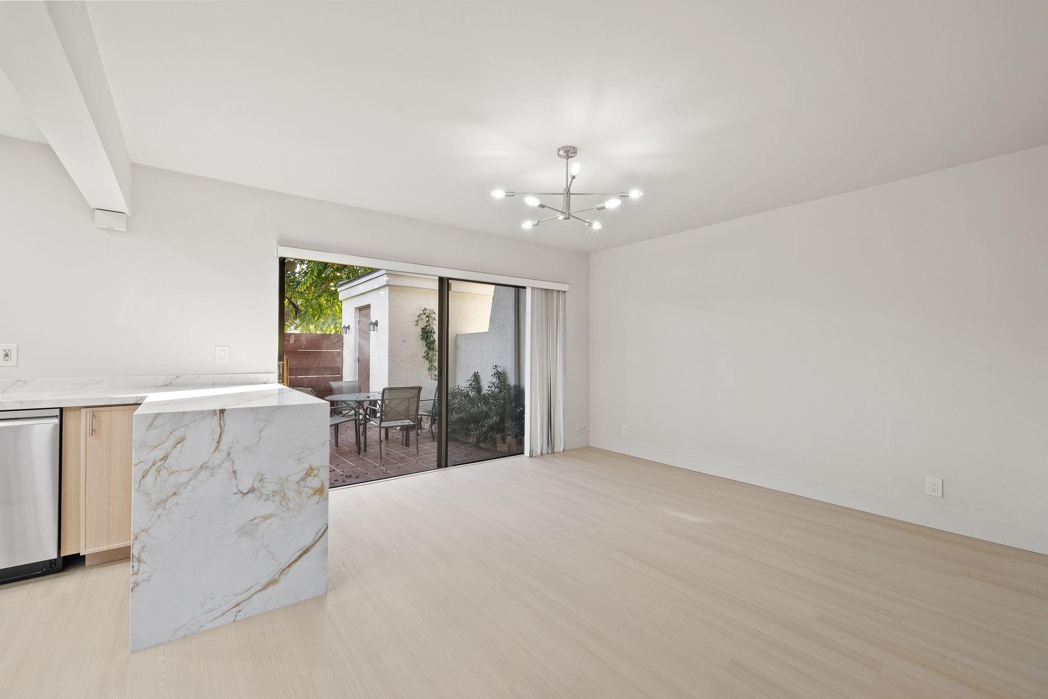 Family Twnhs Of The Lakes - Residential Lease