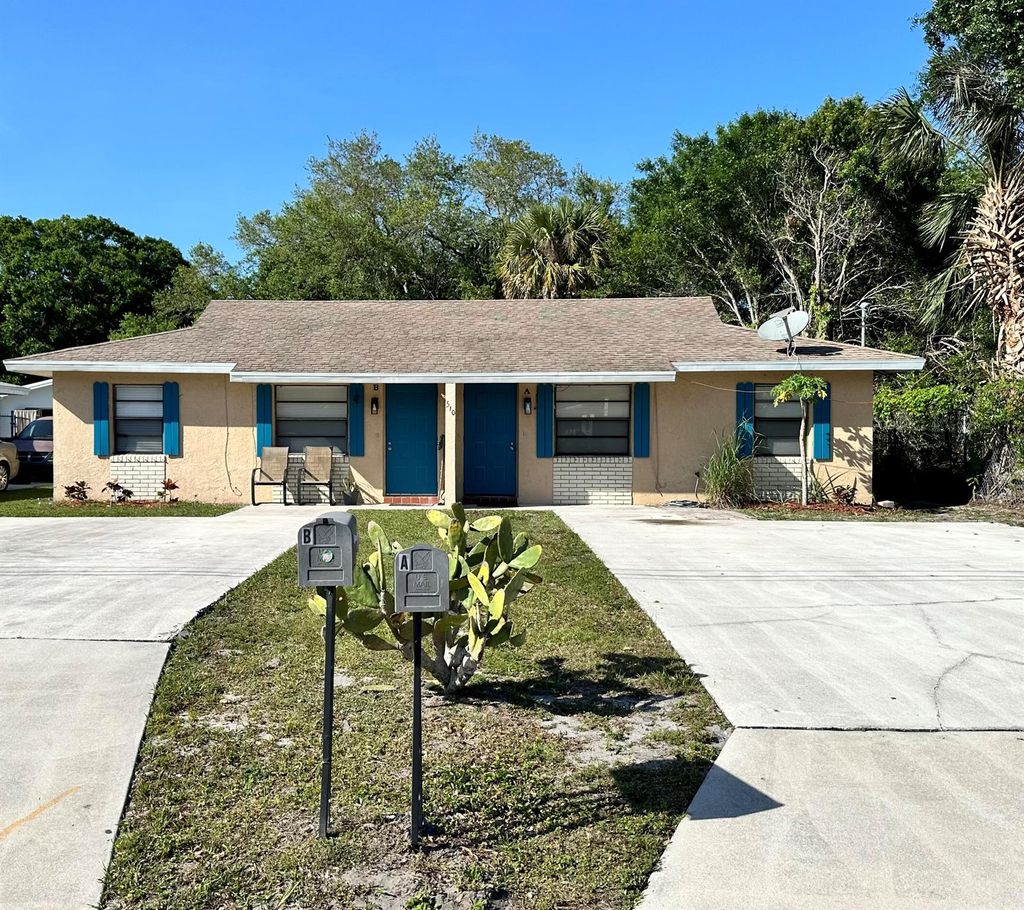 Photo of 510 Wisteria Avenue, Fort Pierce, FL 34982 (MLS # R10970075)