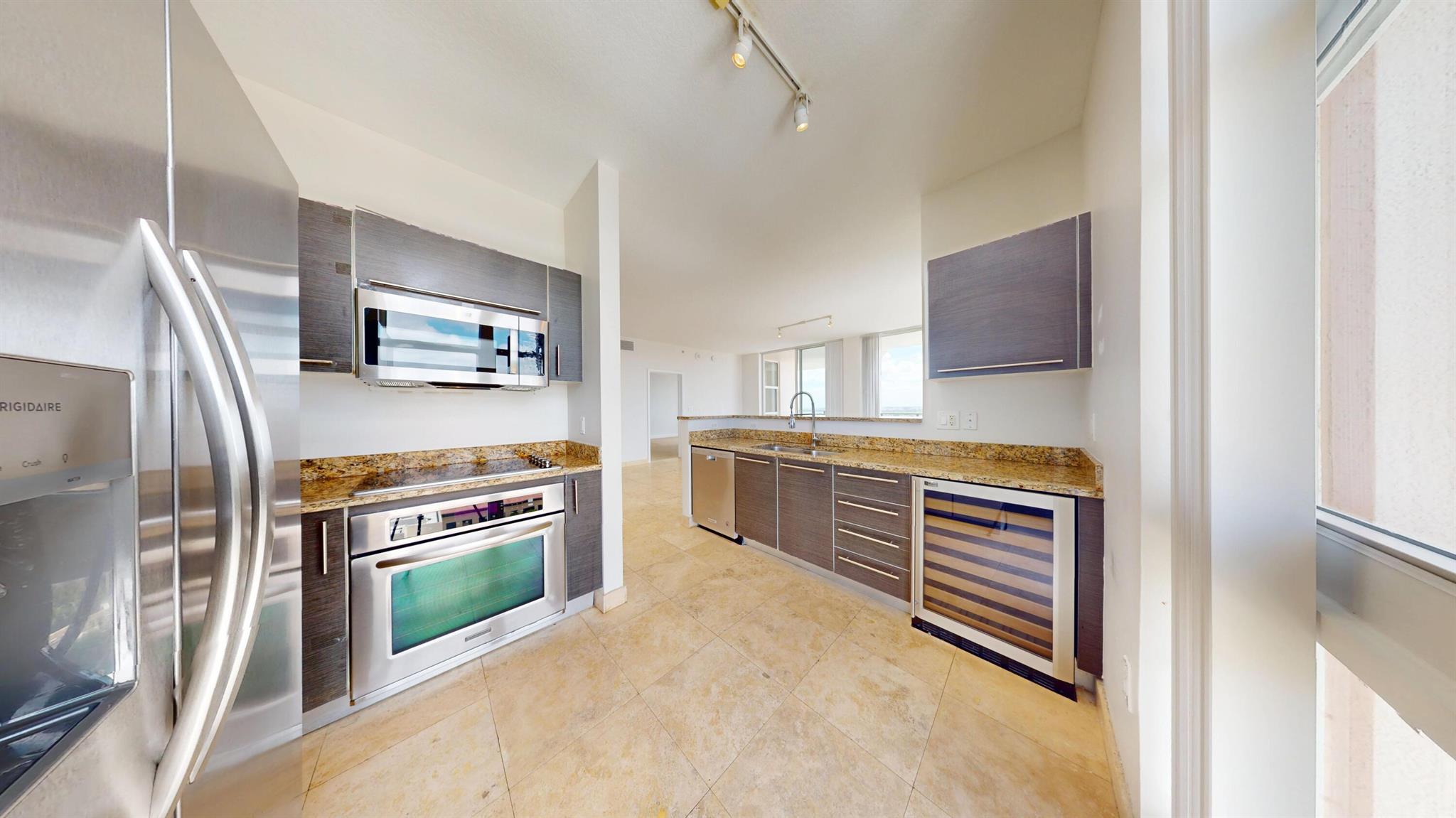 CITYPLACE SOUTH TOWER CON - Residential Lease