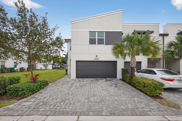 1700 LINDLEY ST, MANGONIA PARK, FL 33407 - Image e62e4b95e5aecadc7e0fa9cda24d9aa7/1926677732