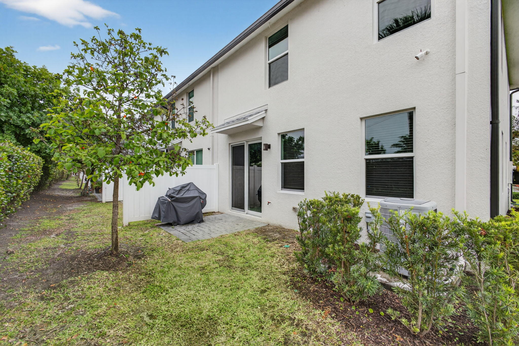 ENCLAVE AT MANGONIA PARK - Residential