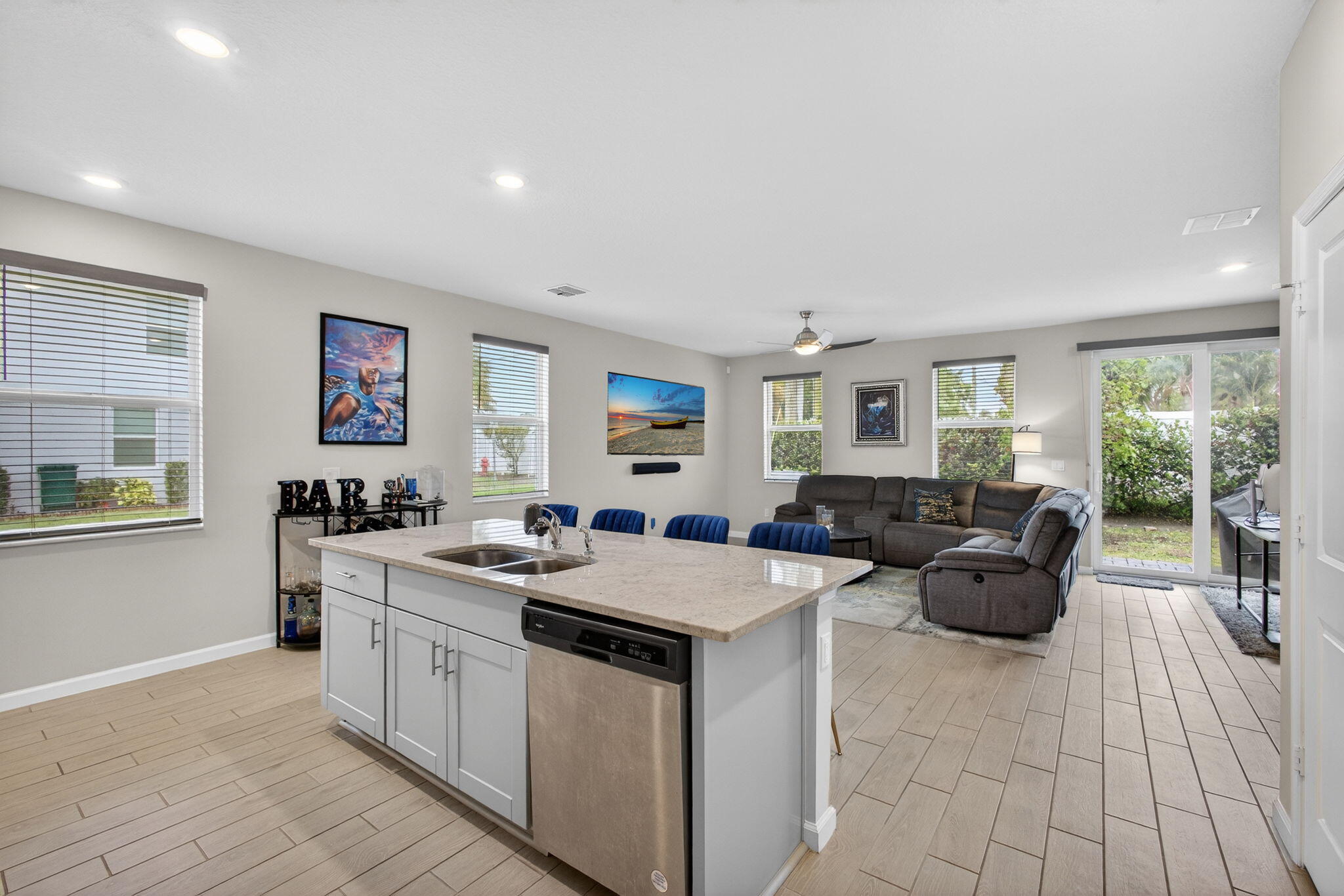 ENCLAVE AT MANGONIA PARK - Residential