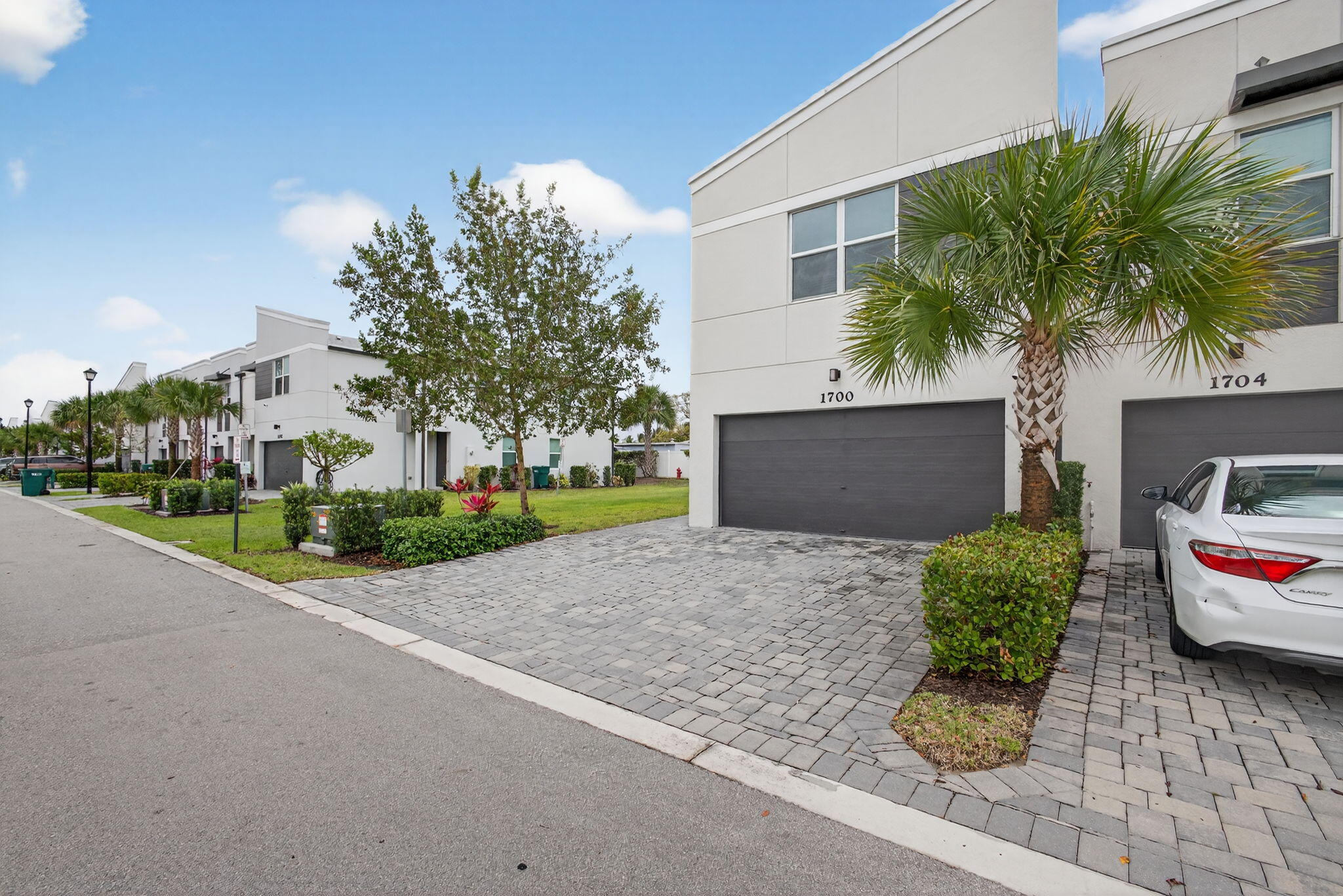 ENCLAVE AT MANGONIA PARK - Residential