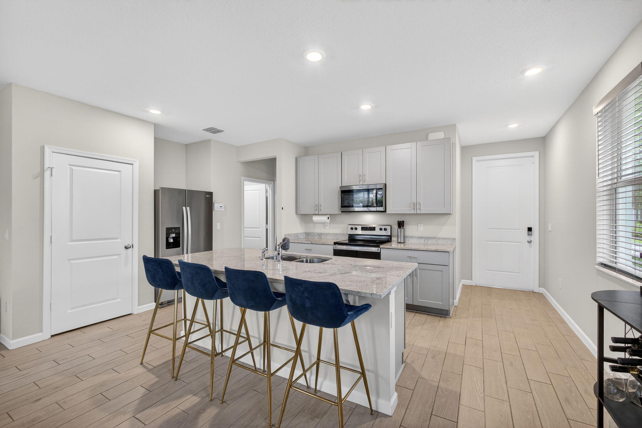 ENCLAVE AT MANGONIA PARK - Residential