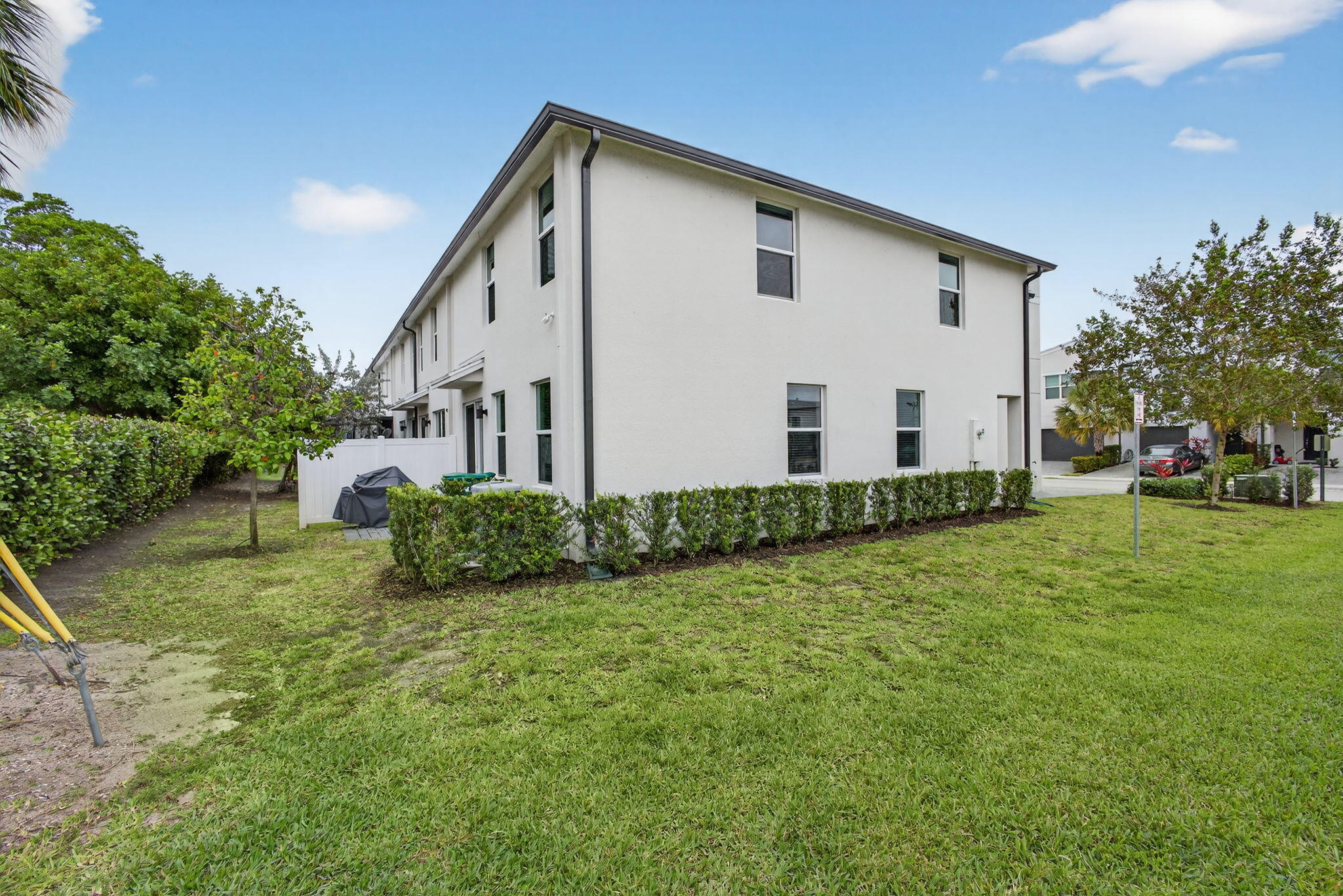ENCLAVE AT MANGONIA PARK - Residential