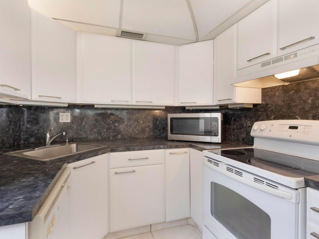 Photo of 405 Burgundy I, Delray Beach, FL 33484 (MLS # R11129637)