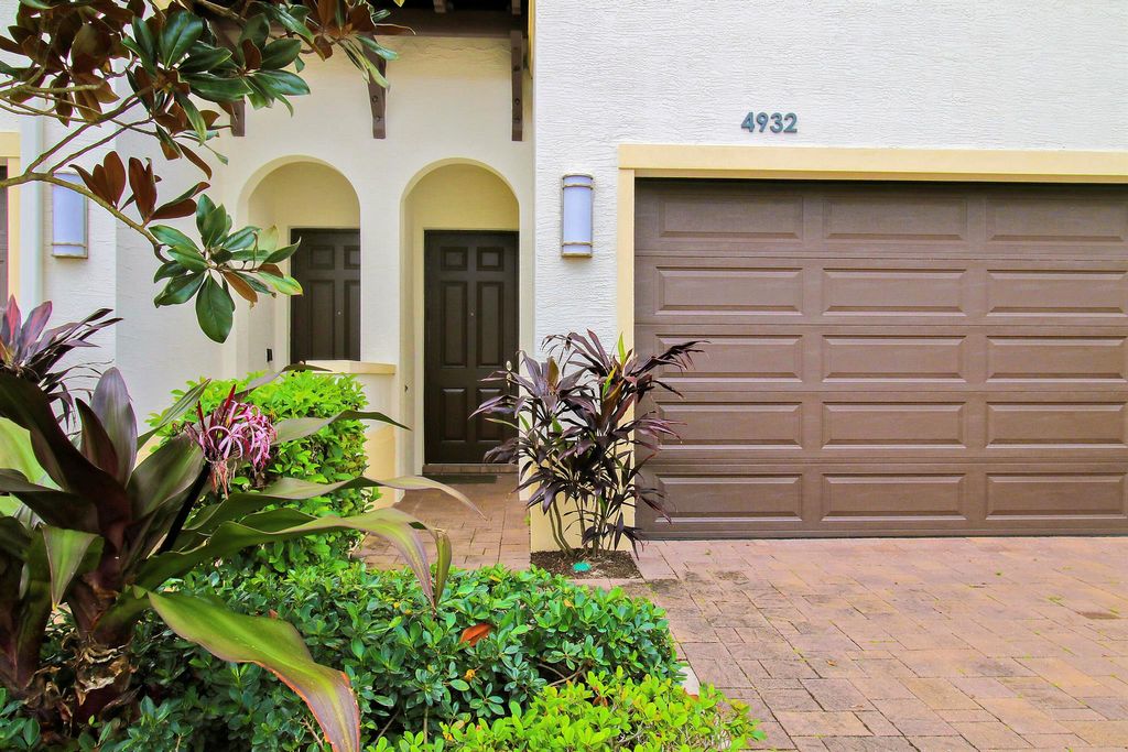 Photo of 4932 Pointe Midtown Way, Palm Beach Gardens, FL 33418 (MLS # R10965119)