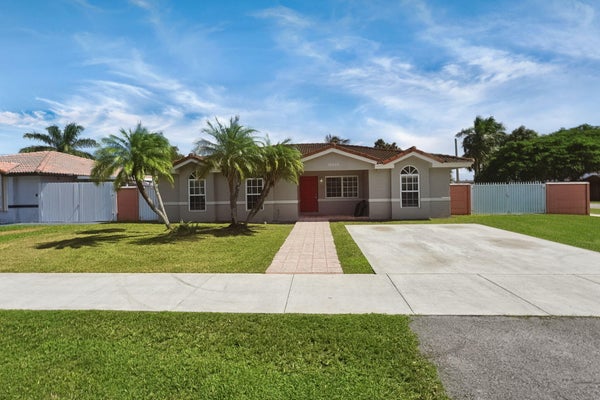 17837 SW 114TH AVE, MIAMI, FL 33157 - Image e635456f9f2a1ea22b97c2271d06b5ce/2339818182