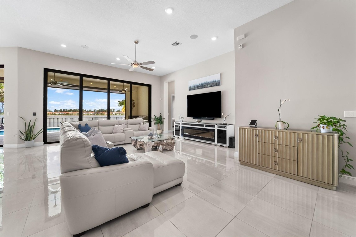 Parkland Bay - Residential